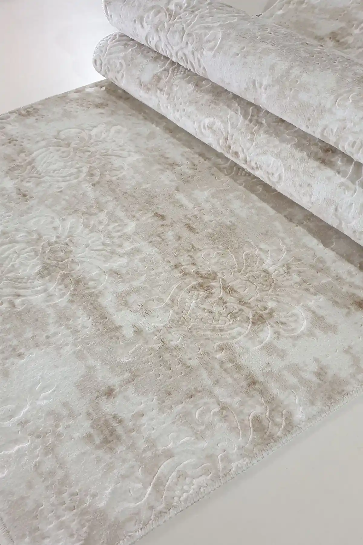 Babil Home Kaymaz Tabanlı Kabartmalı Halı - Şık ve Dayanıklı Ev Dekorasyonu İçin