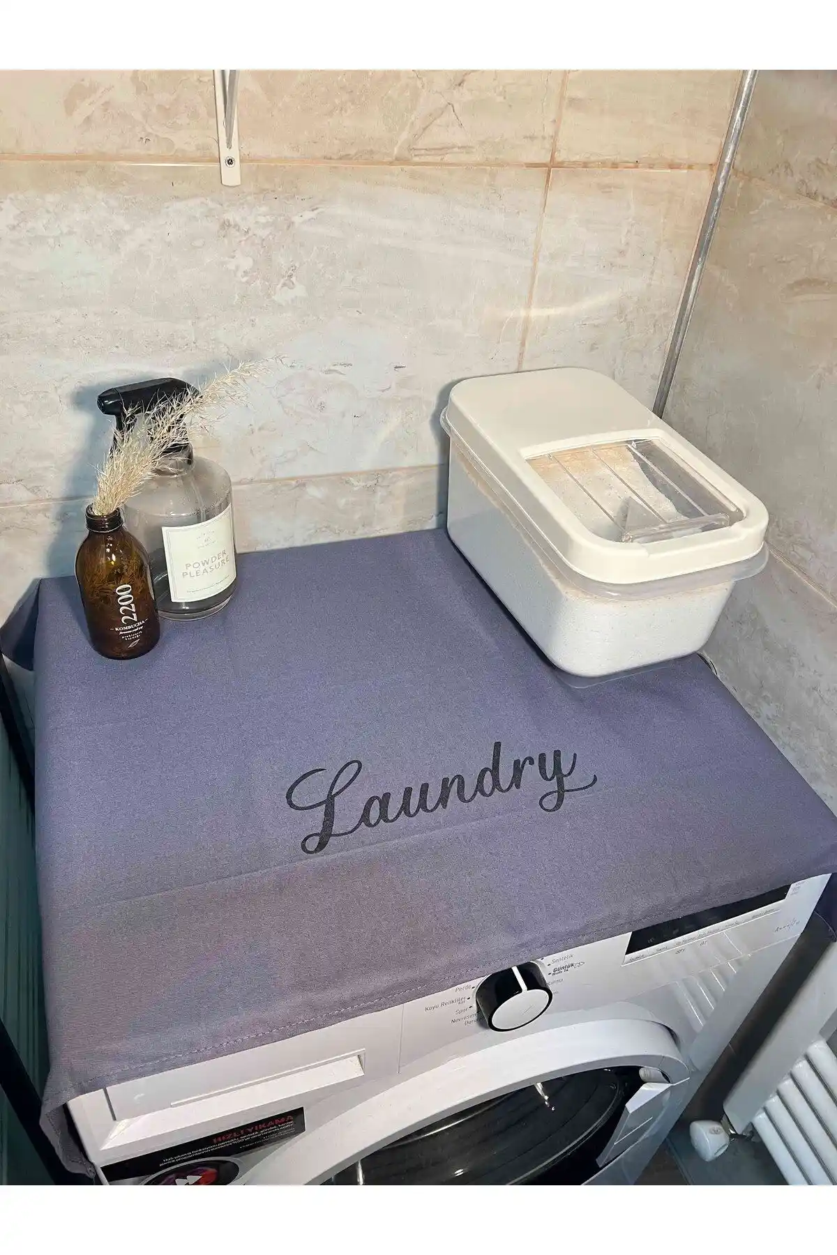 BAGAND Laundry Basklı Gri Çamaşır Makine Örtüsü: Modern ve Dayanıklı Koruma Çözümü