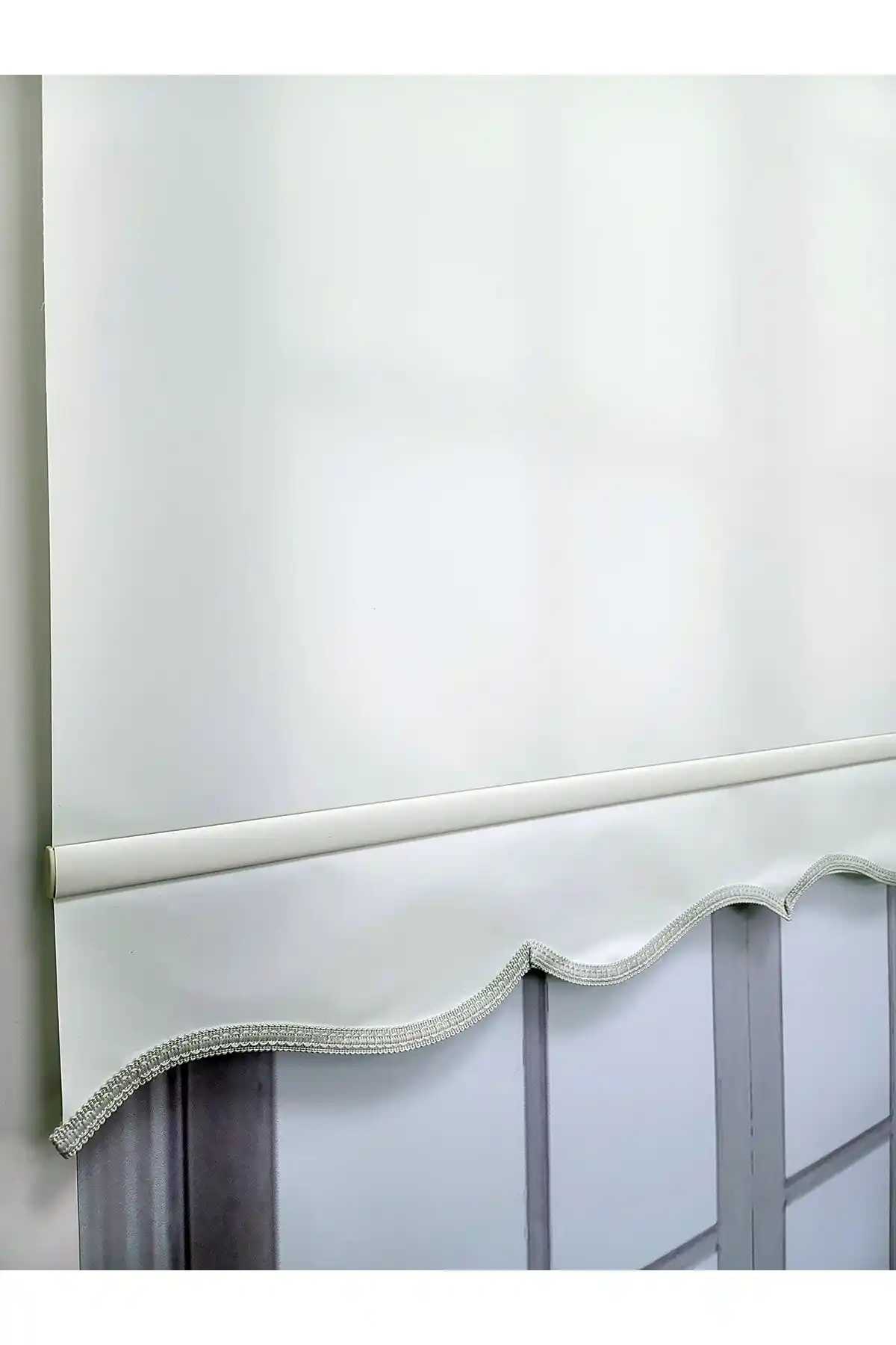 BBB Düz Ekru Stor Perde MS1202: Modern ve Şık Tasarım ile Ev Dekorasyonunu Tamamlar