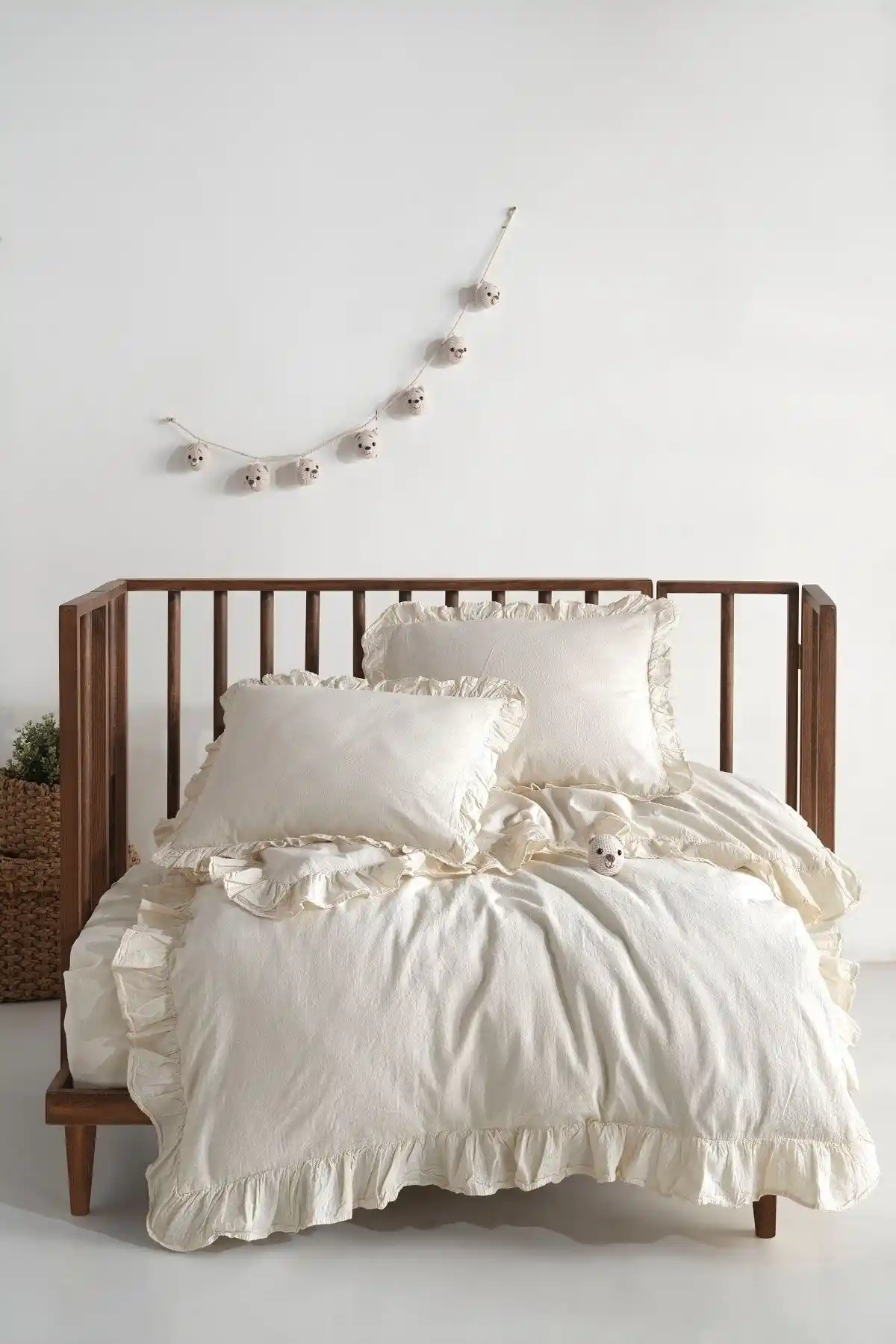 Bebek Nevresim Takımları Karşılaştırması: Macas Home ve Yasemininevi Ürünleri