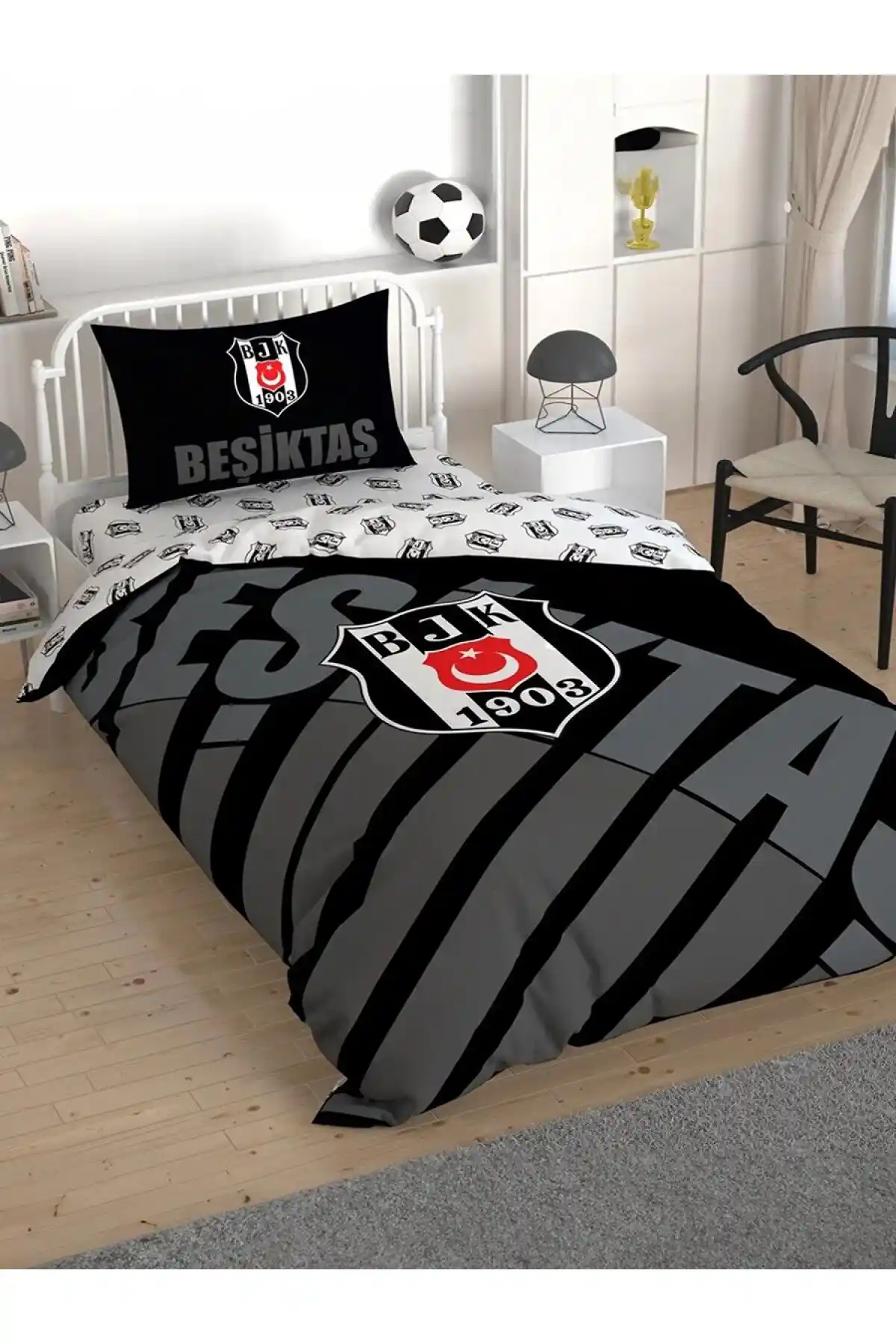 Beşiktaş Siyah Logo Lisanslı Tek Kişilik Nevresim Takımı: Kalite ve Şıklığın Buluşması