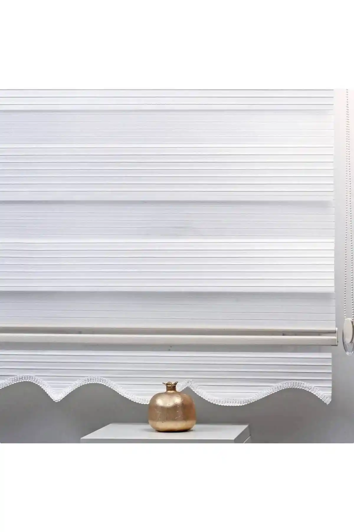 Brillant Pliseli Stor Zebra Perde Beyaz Modern Tasarım ve Kullanım Kolaylığıyla Öne Çıkıyor