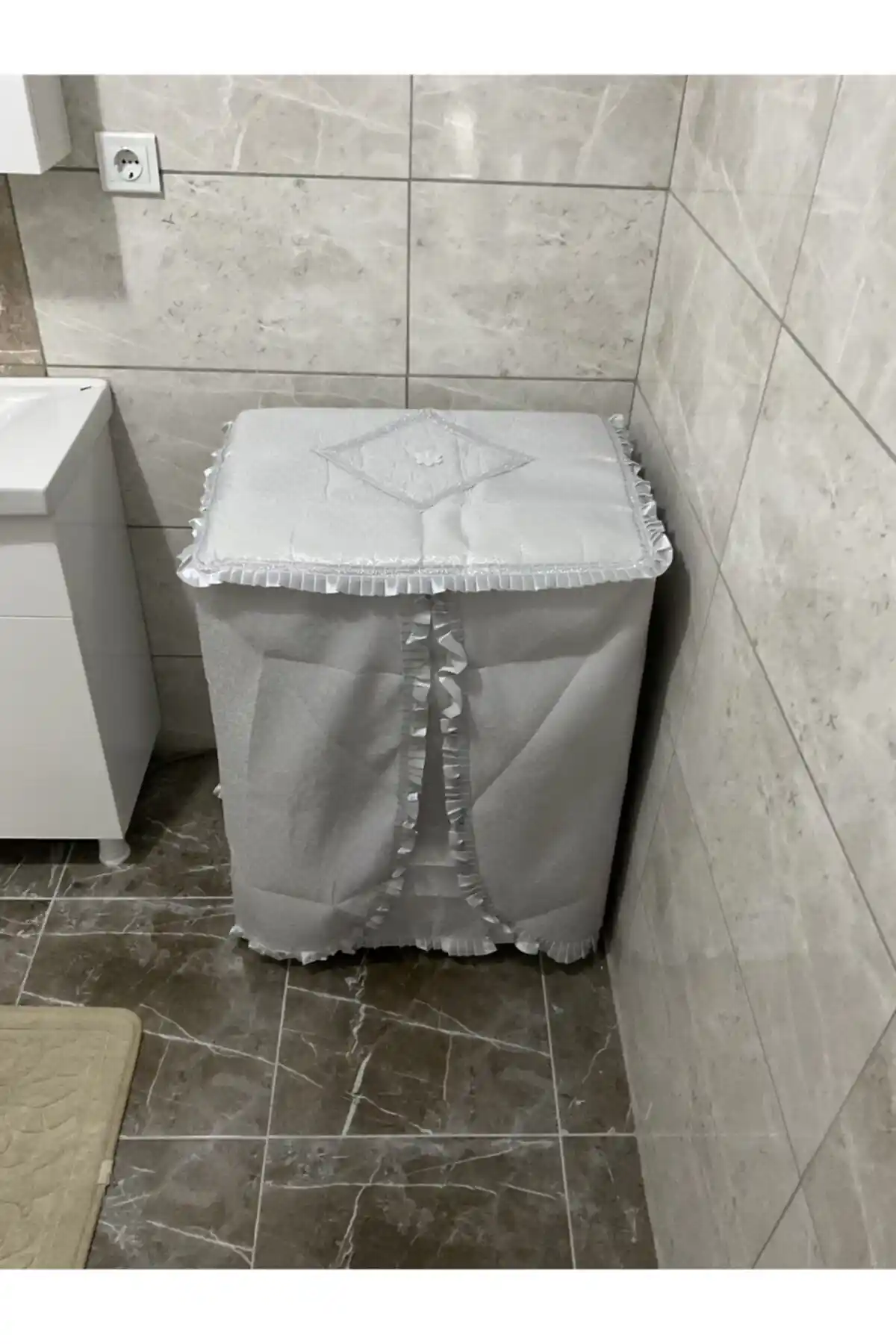 Çalışkan Çeyiz Evi Simli Gri Çamaşır Makinesi Örtüsü Estetik ve Koruma Özellikleri