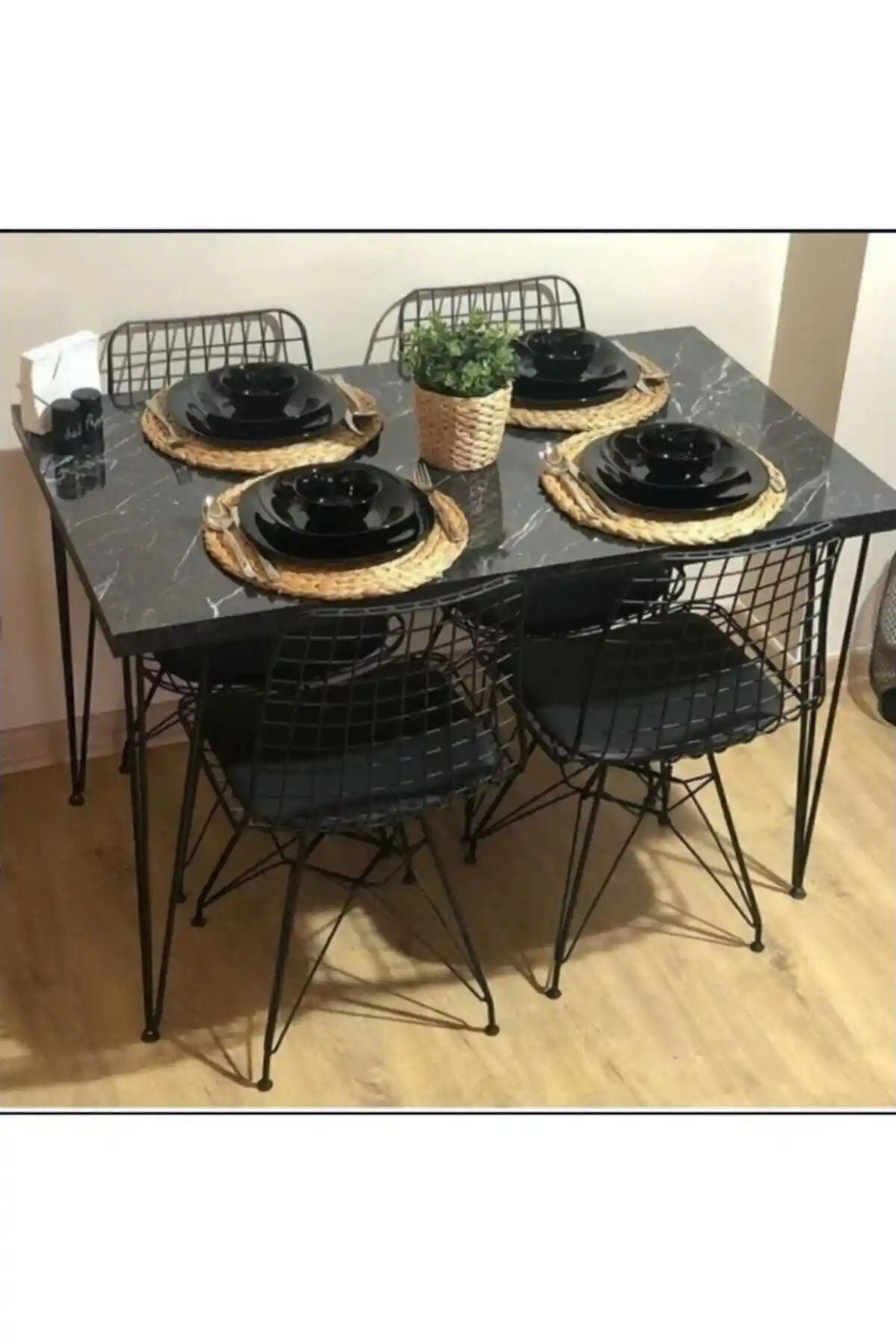 CAN CONCEPT ve Resa Mobilya yemek masası takımlarının detaylı karşılaştırması