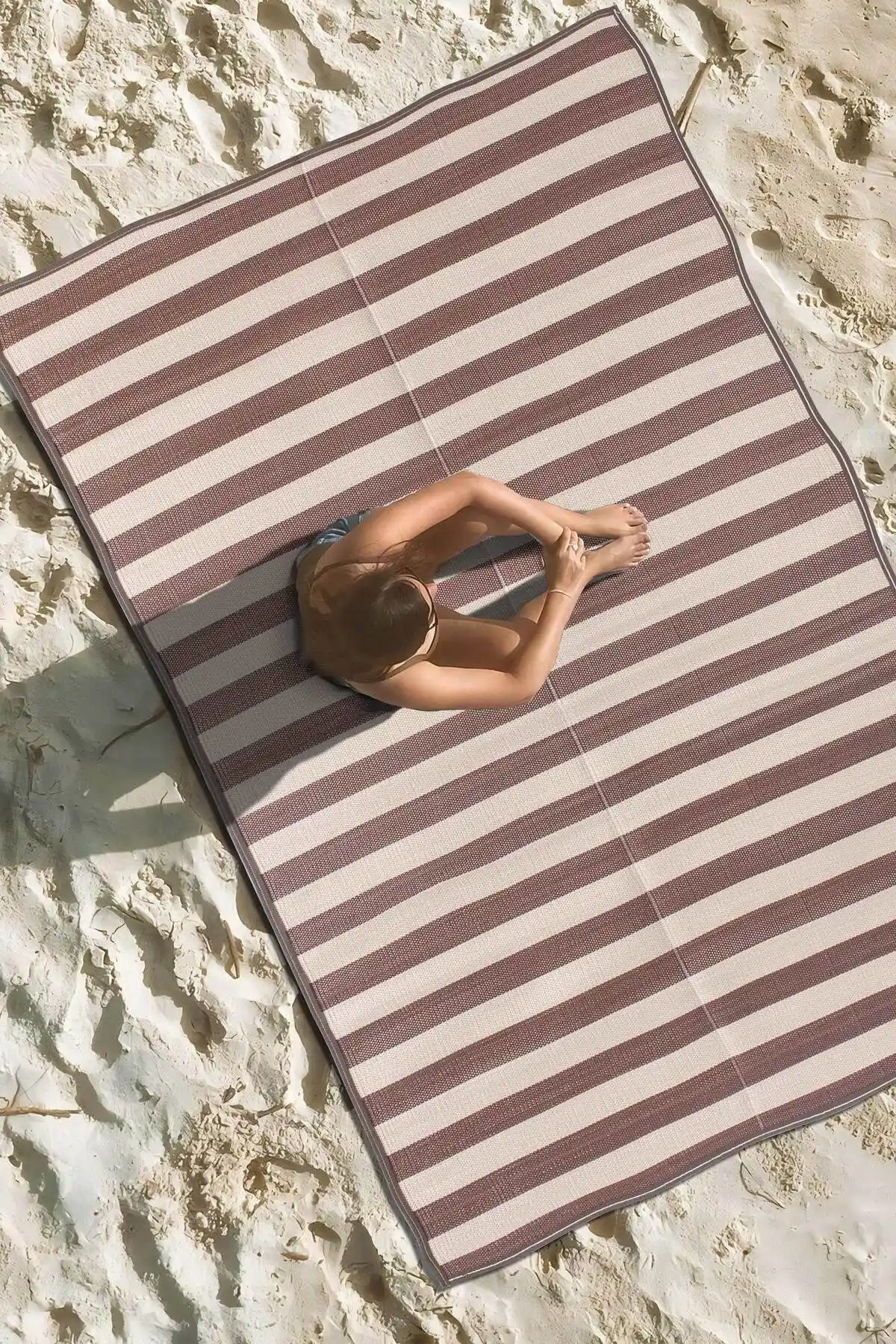 Caretta Home Katlanabilir Çok Yönlü Halı: Dayanıklı ve Hafif Dış Mekan Kullanımı İçin