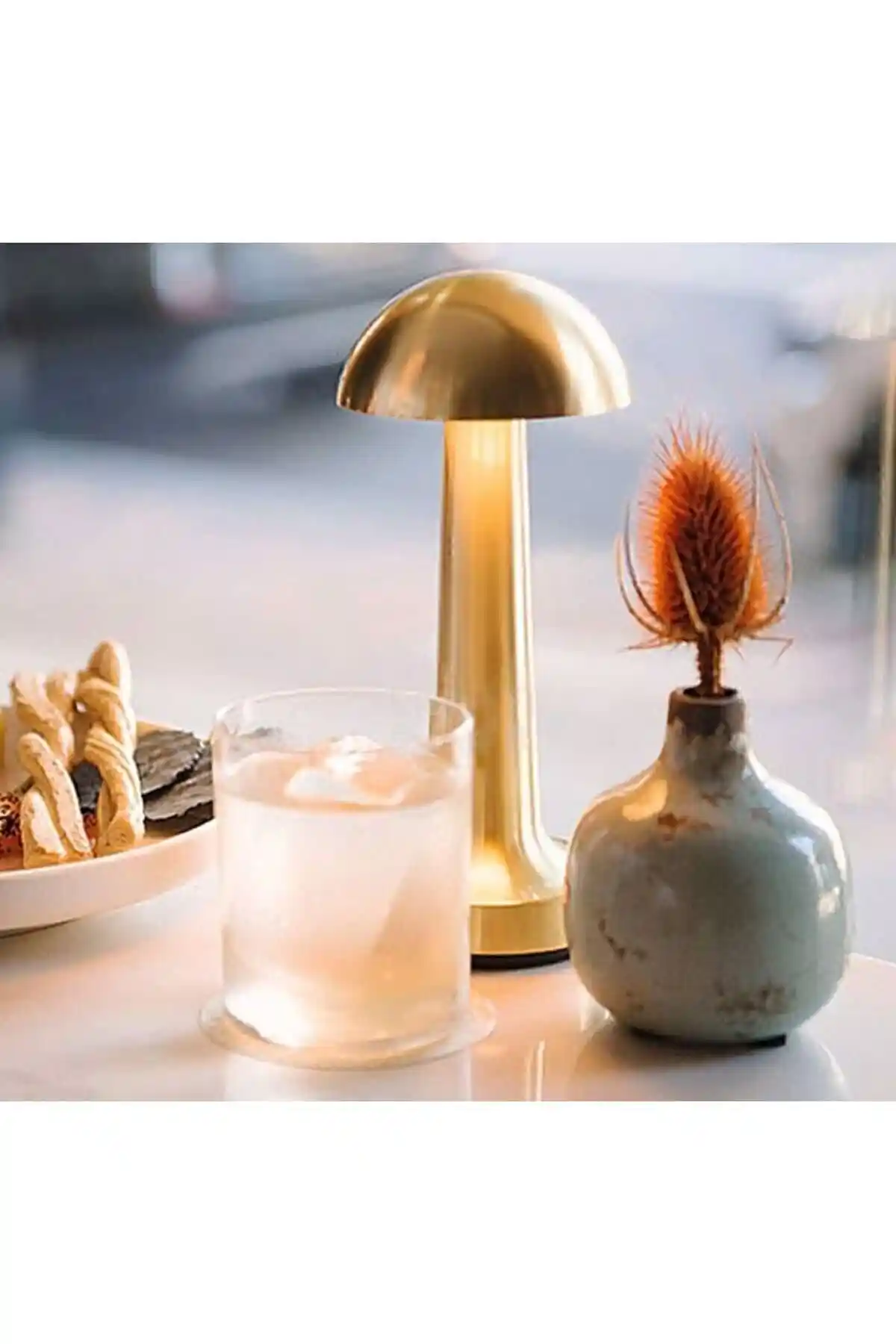 Cata 3 Renk Yanma Modlu Mantar Gold Renk Masa Lambası Modern ve Şık Tasarımıyla Öne Çıkıyor