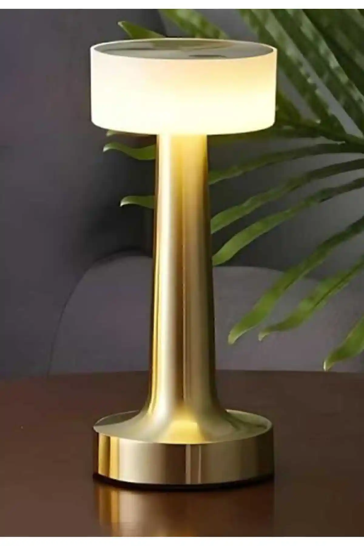 Cata CT-8436 Altın Renk Denver Masa Lambası: Şık ve Pratik Kablosuz Tasarım