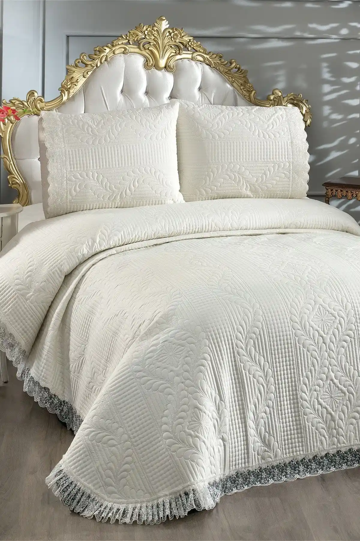 Çeyiz Diyarı Limena ve Örtüm Lisa Çift Kişilik Yatak Örtüsü Karşılaştırması ve Seçim Rehberi