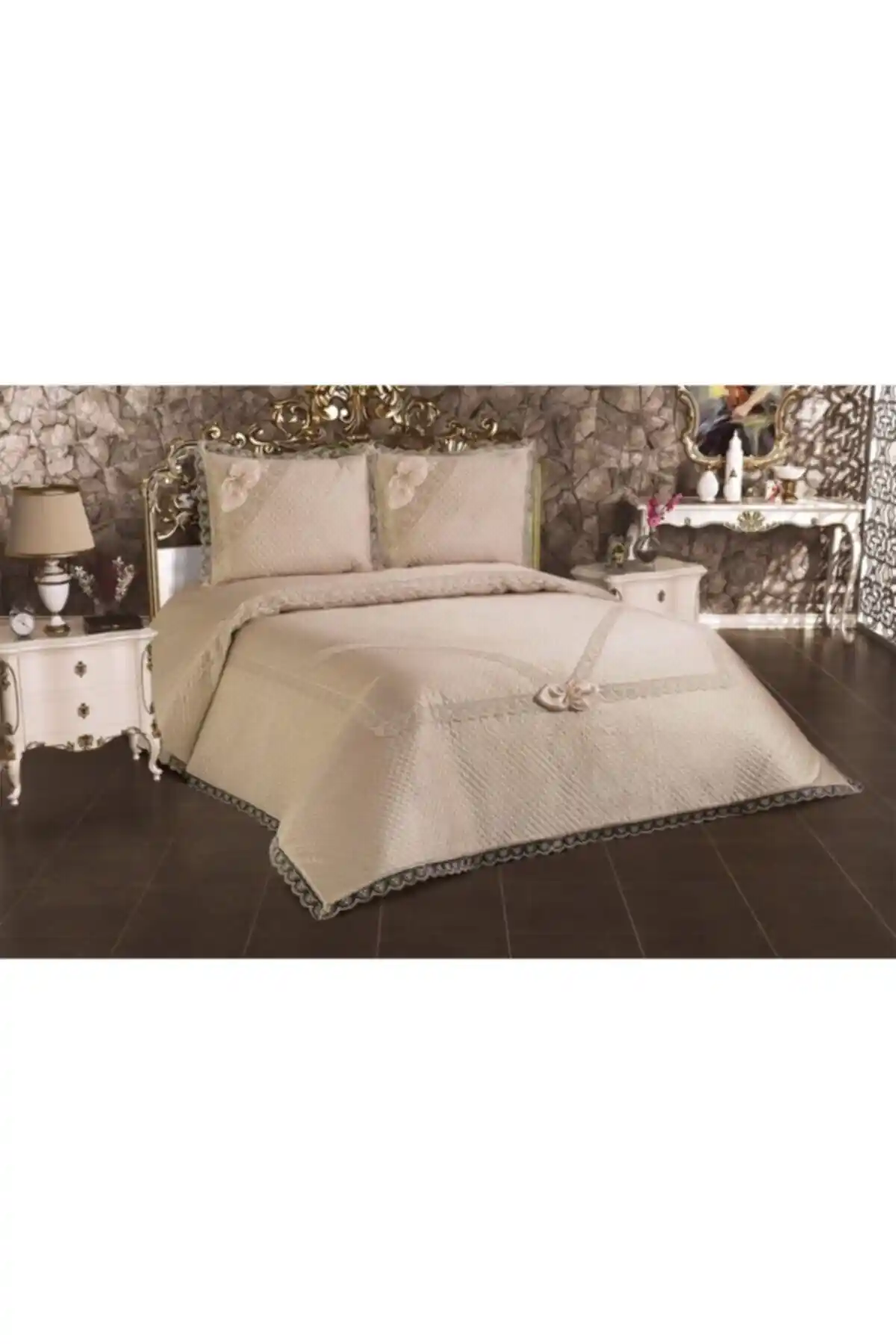 Çeyizci Kahverengi ve Naime Gelincik Pike Takımları Karşılaştırması