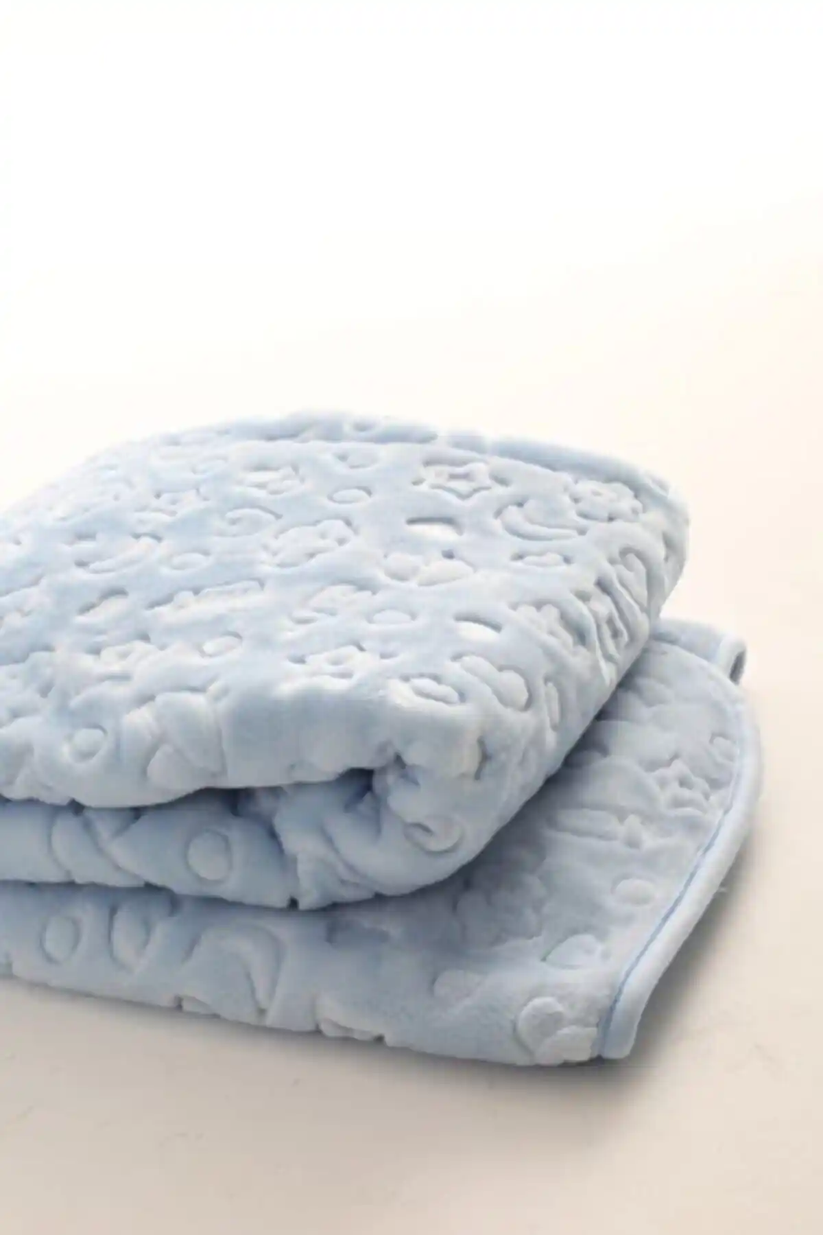Cherub Baby Geometrik Kabartmalı Kalın Peluş Bebek Battaniyesi - Şıklık ve Konfor Bir Arada