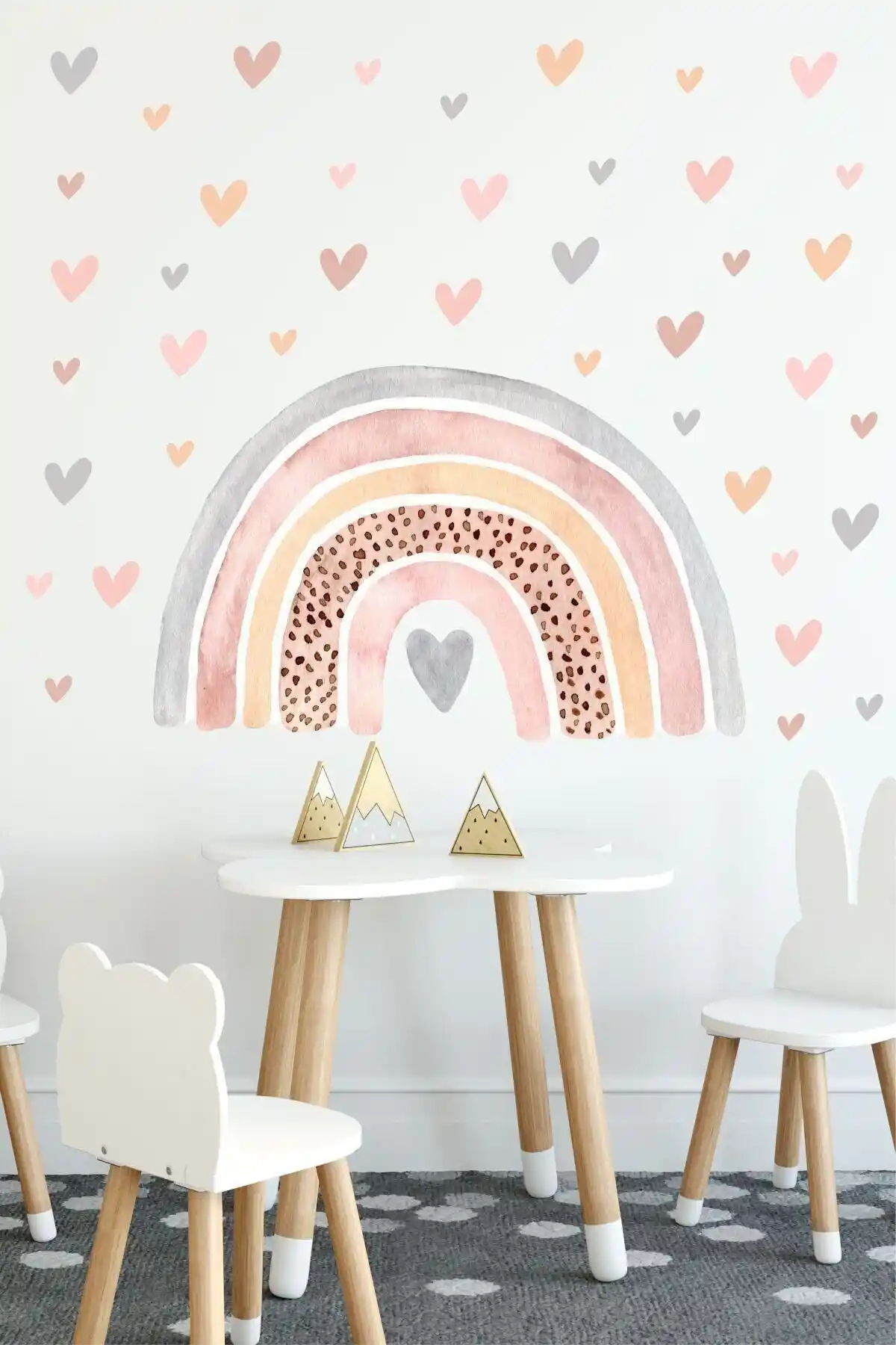 Çocuk Odası Dekorasyonu İçin Pastel Gökkuşağı ve Kalpler Sticker Setlerinin Karşılaştırması