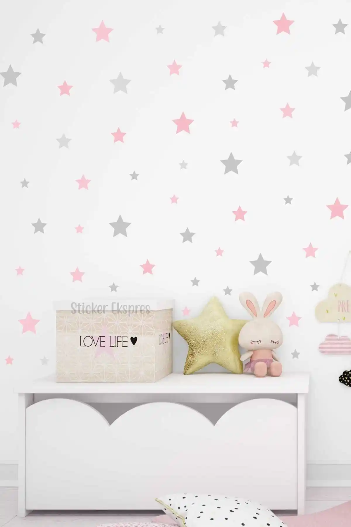 Çocuk Odası Dekorasyonu İçin Renkli Yıldızlar Sticker Seti 150 Adet, Pratik ve Uzun Ömürlü