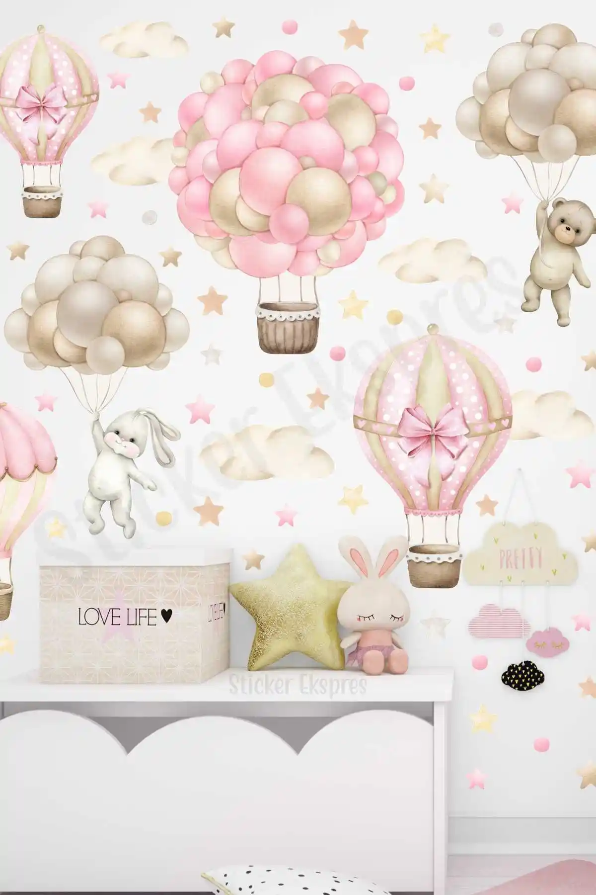 Çocuk Odası Dekorasyonunda Renkli ve Eğlenceli Sticker Seti Çocukların Hayal Dünyasını Genişleten Tasarım