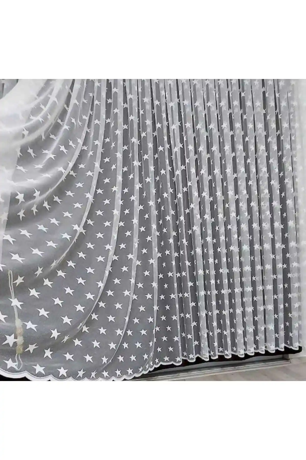 Çocuk Odası İçin Perde Seçenekleri Karşılaştırması: Yılzlı ve Kalp Desenli Tül Perde