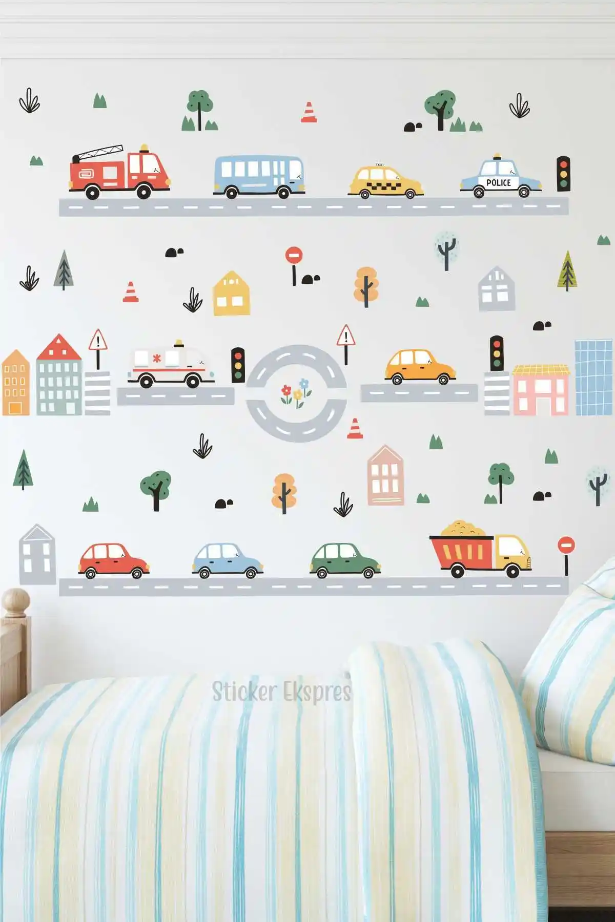 Çocuk Odası İçin Renkli ve Dayanıklı Trafik Temalı Duvar Sticker Seti
