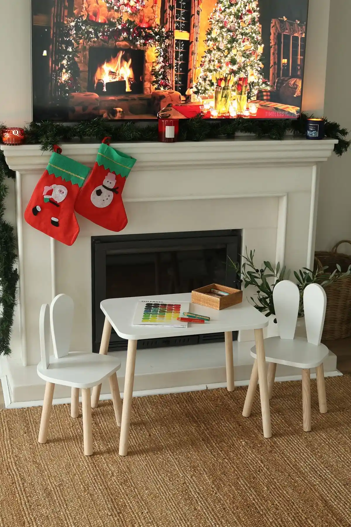 Çocuklar İçin Şık ve Dayanıklı Beyaz Masa ve Sandalye Seti - Uzun Ömürlü Tasarım