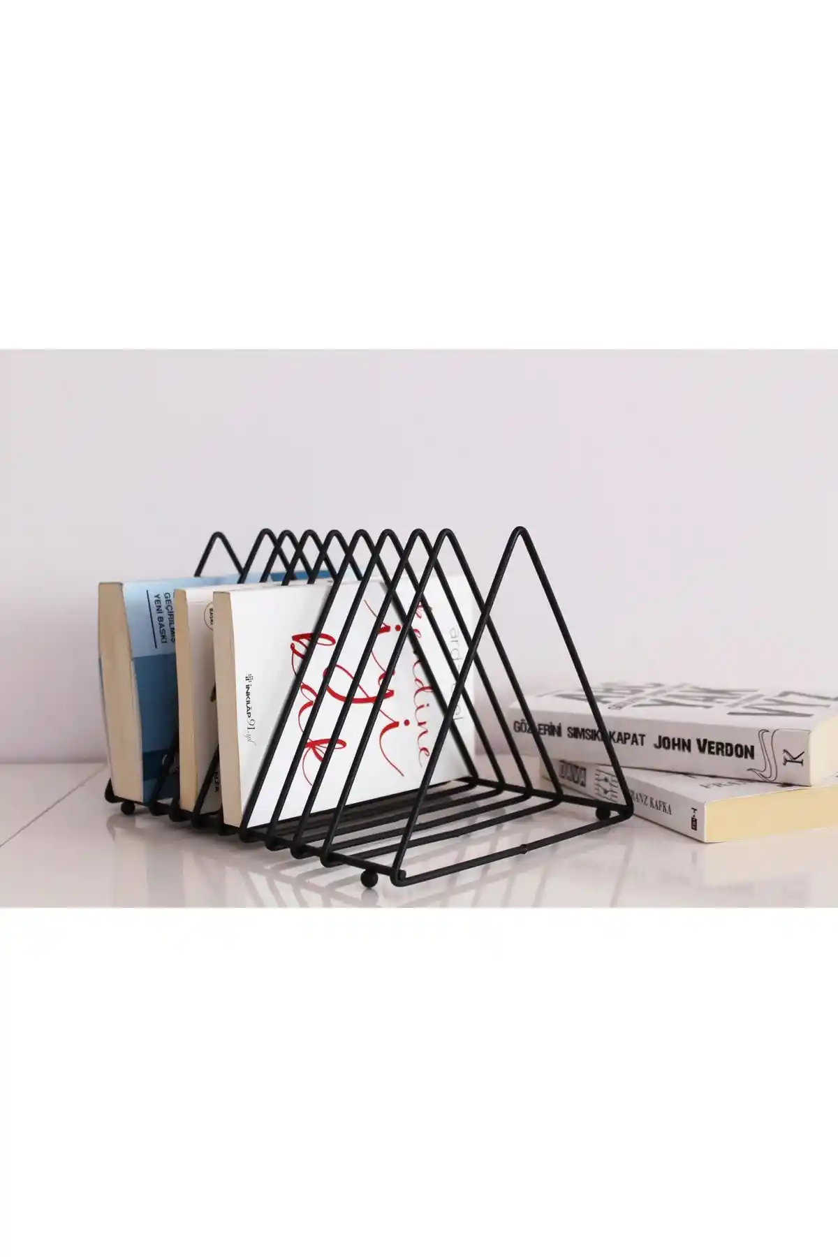 Çok Amaçlı Metal Plak Organizer: Şık ve Dayanıklı Masaüstü Düzenleyici