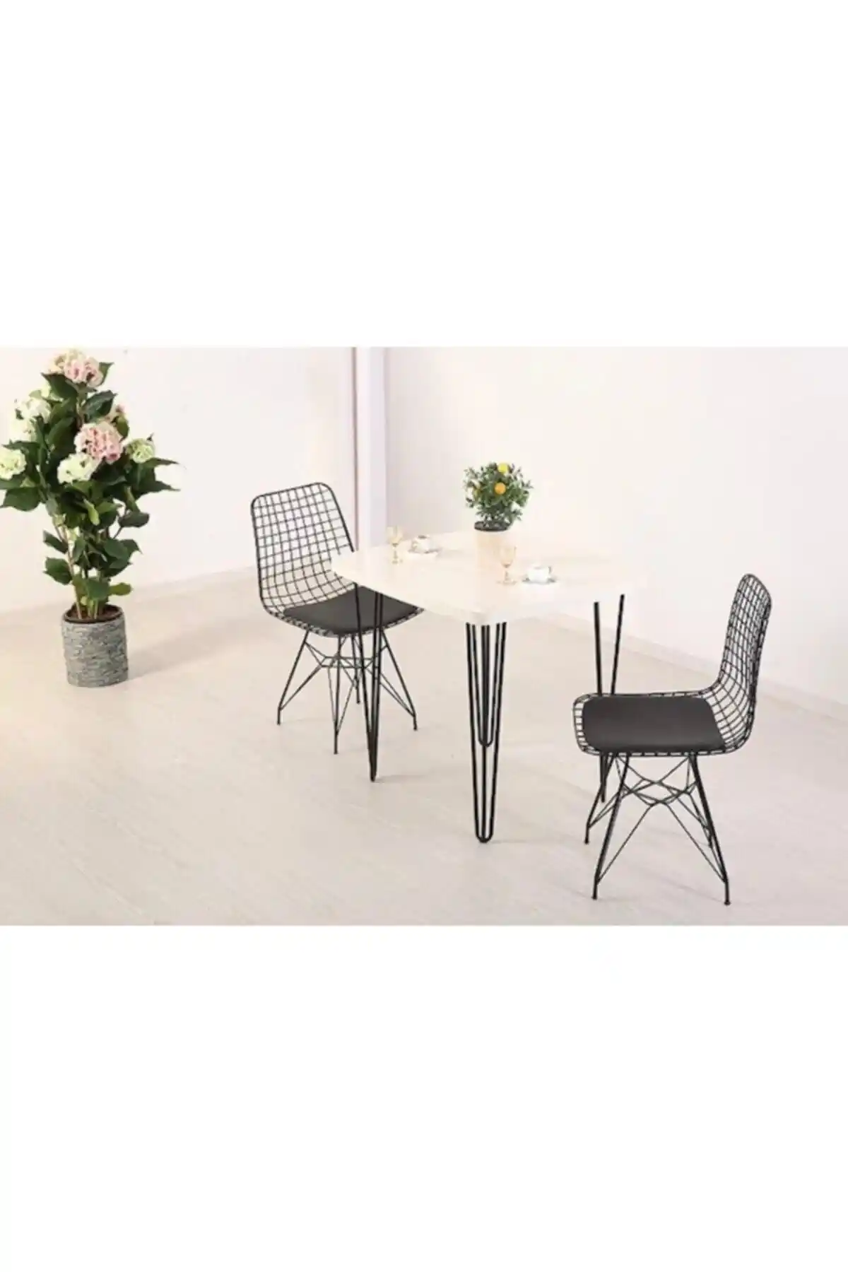 Cosargroup Beyaz 80x70 Firkete Masa ve Sandalye Takımı Modern ve Dayanıklı Tasarım