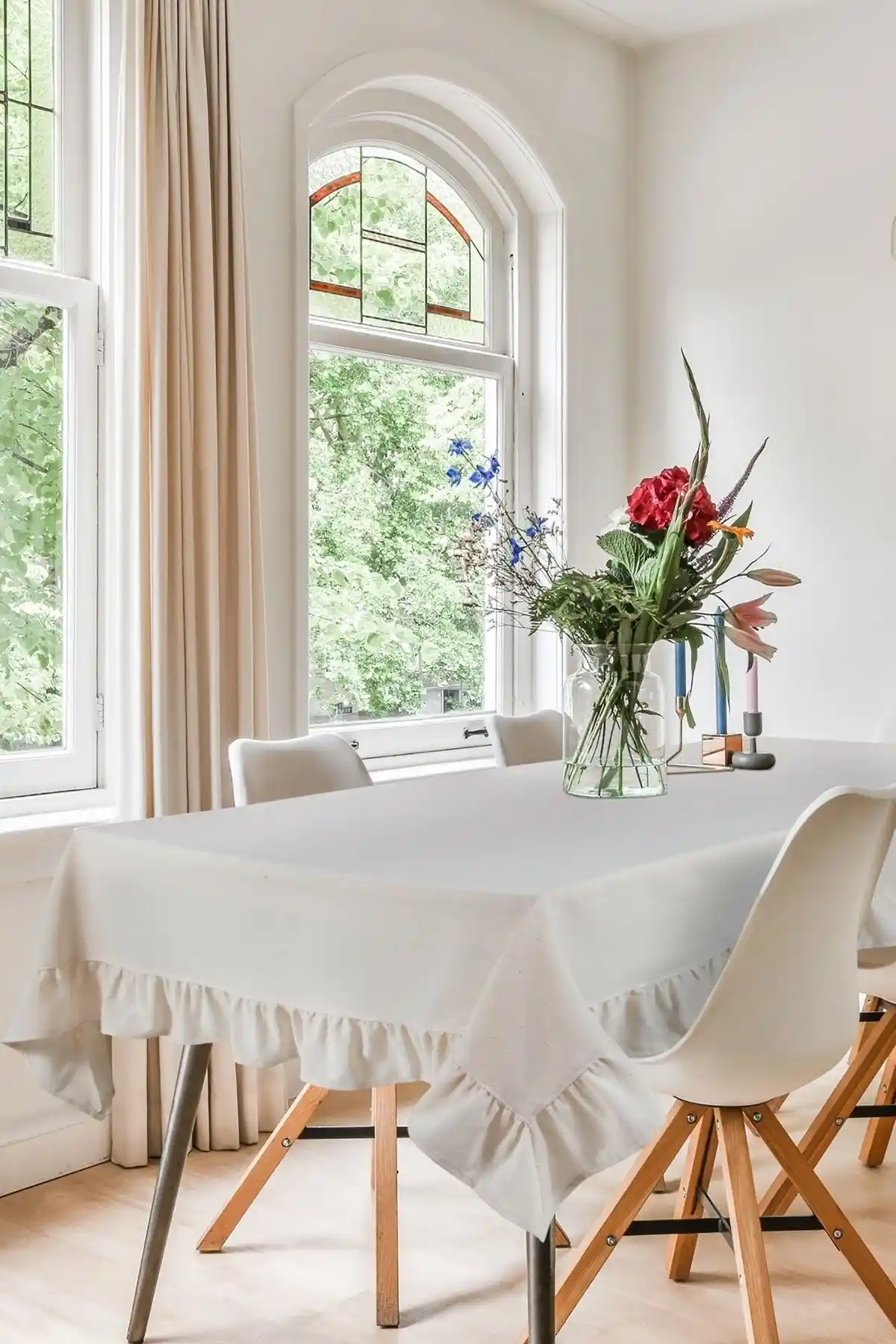 Cotton Maison Naturel Fırfırlı Masa Örtüsü: Doğal ve Şık Tasarım ile Dayanıklı Masa Dekorasyonu