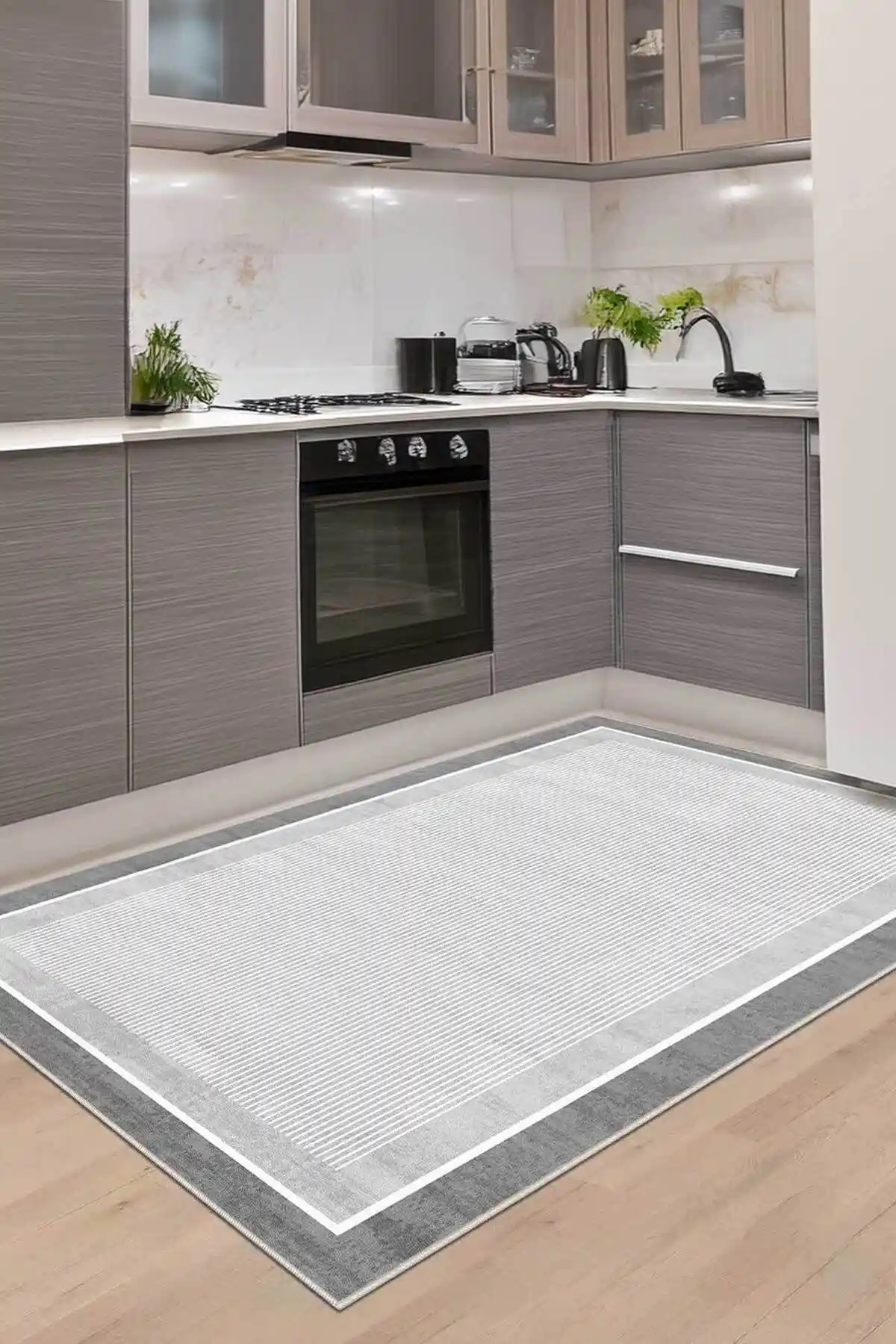 Decomia Home Gri Halı Karşılaştırması: Çizgili ve Oval Modellerin Özellikleri ve Kullanıcı Yorumları