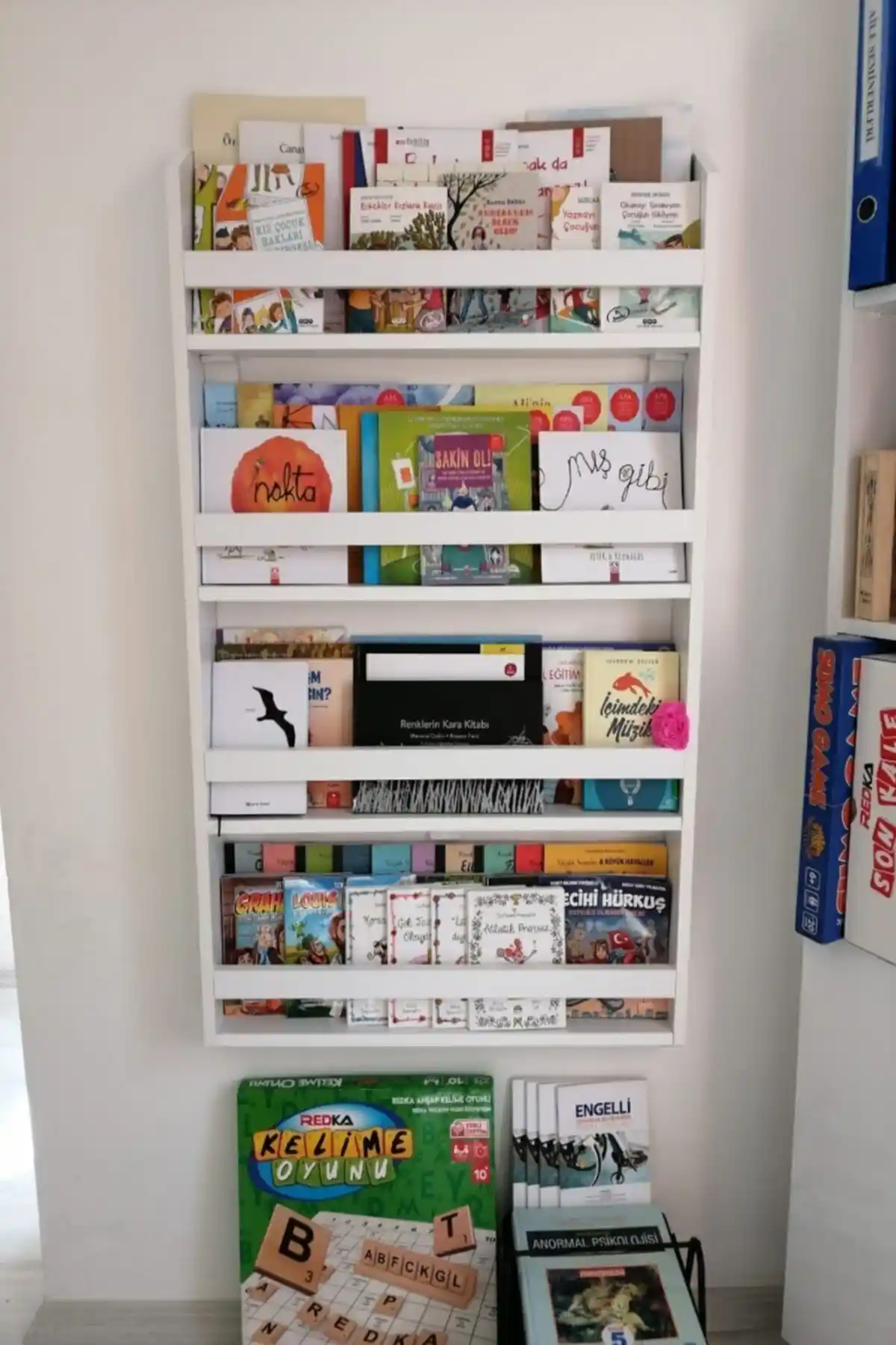 Decomira Montessori Çocuk Odası Eğitici Kitaplık: Modern Tasarım ve Dayanıklılık