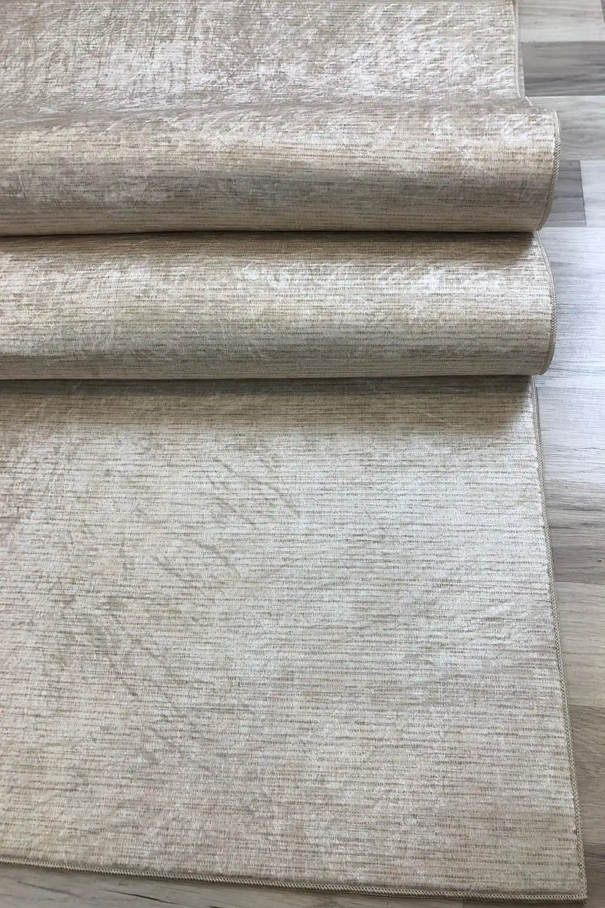 DEKOMOD ve Thalia Home Halı Karşılaştırması: Özellikler ve Seçim Rehberi