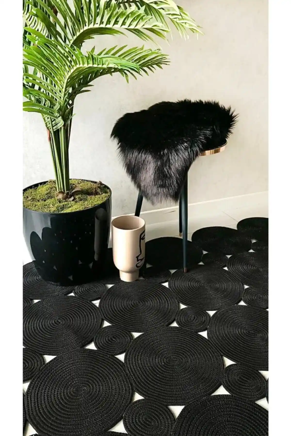 Doğal ve Şık Siyah Dikdörtgen Jüt Hasır Kilim - Dayanıklı ve Antibakteriyel Tasarım