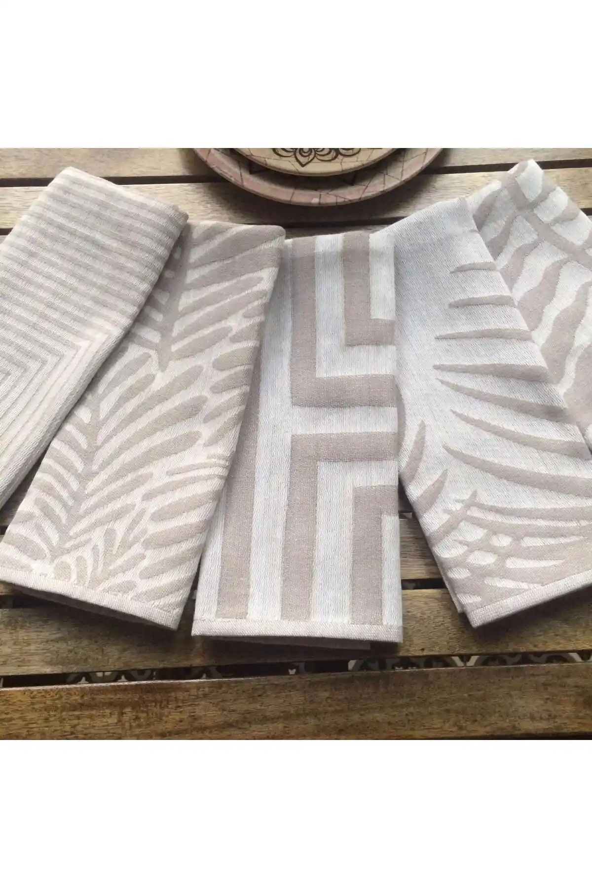 Dost Damask ve Rebeka Home Collection Gri Havlu Setleri Karşılaştırması ve Seçim Rehberi