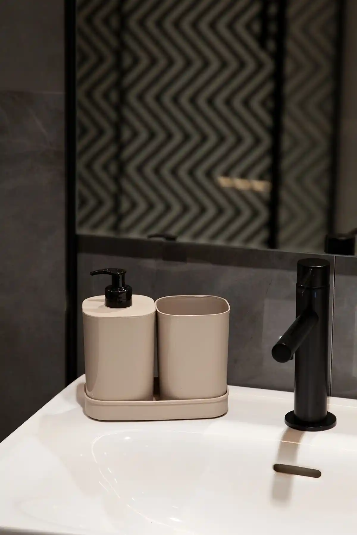 Ecolux CREATİVE 3 Parça Banyo Seti: Şık ve Dayanıklı Modern Banyo Aksesuarları