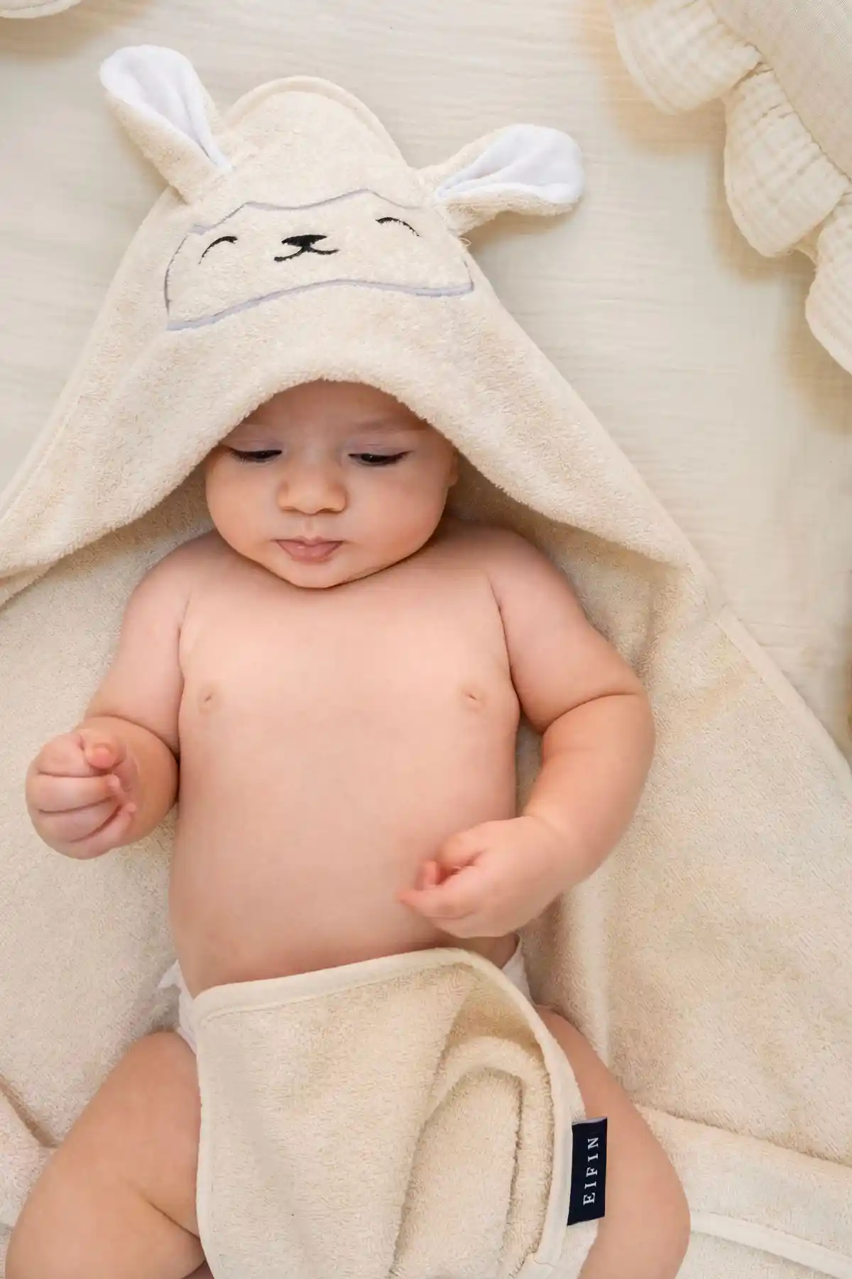 EIFIN Pamuklu Bebek Havlu Kundak Kuzu Nakışlı Doğal ve Yüksek Emicilikli Bebek Bakım Ürünü