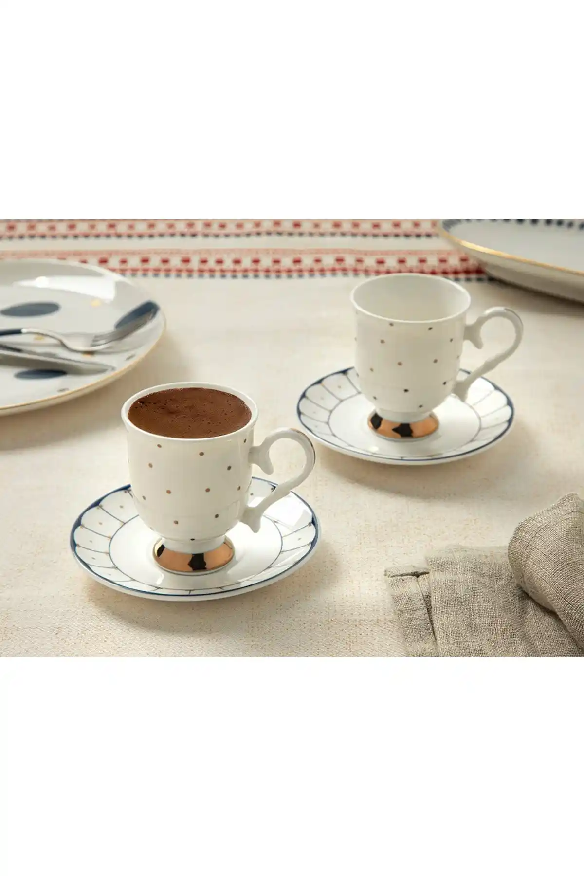 Elegance Polite Bone China Kahve Fincan Takımı: Şık ve Dayanıklı Tasarım