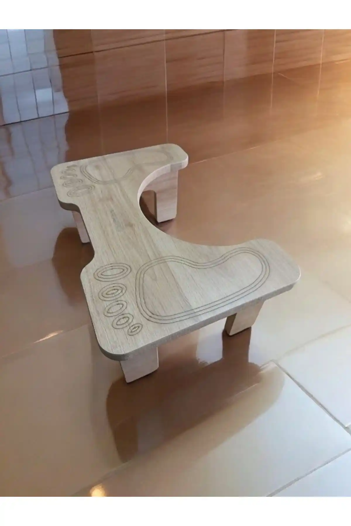 ElisGiftStore Klozet Çömelme Ayak Taburesi: Sağlıklı ve Pratik Banyo Kullanımı İçin Tasarım