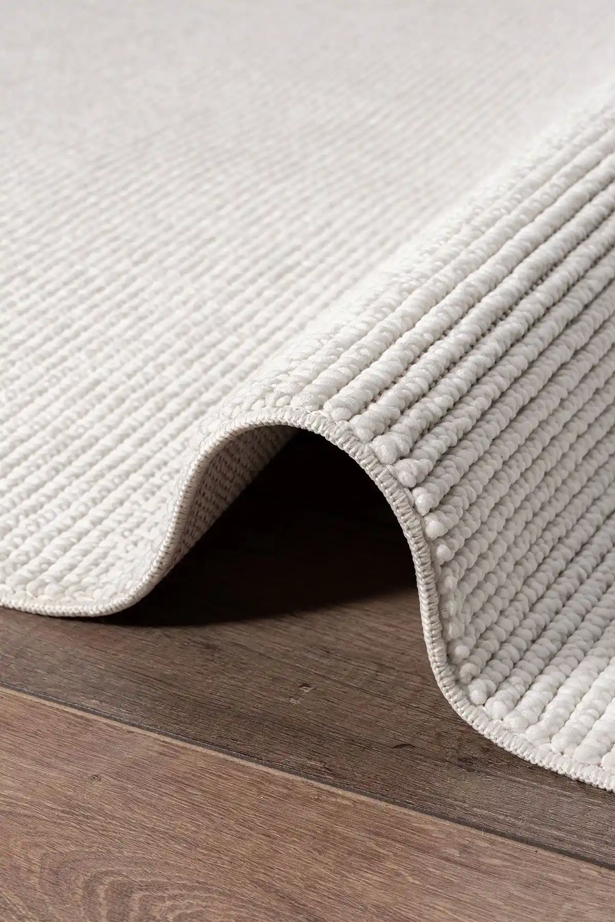 Eliz Home Beyaz Saçaklı Modern Dokuma Halı: Şıklık ve Konforun Buluşma Noktası