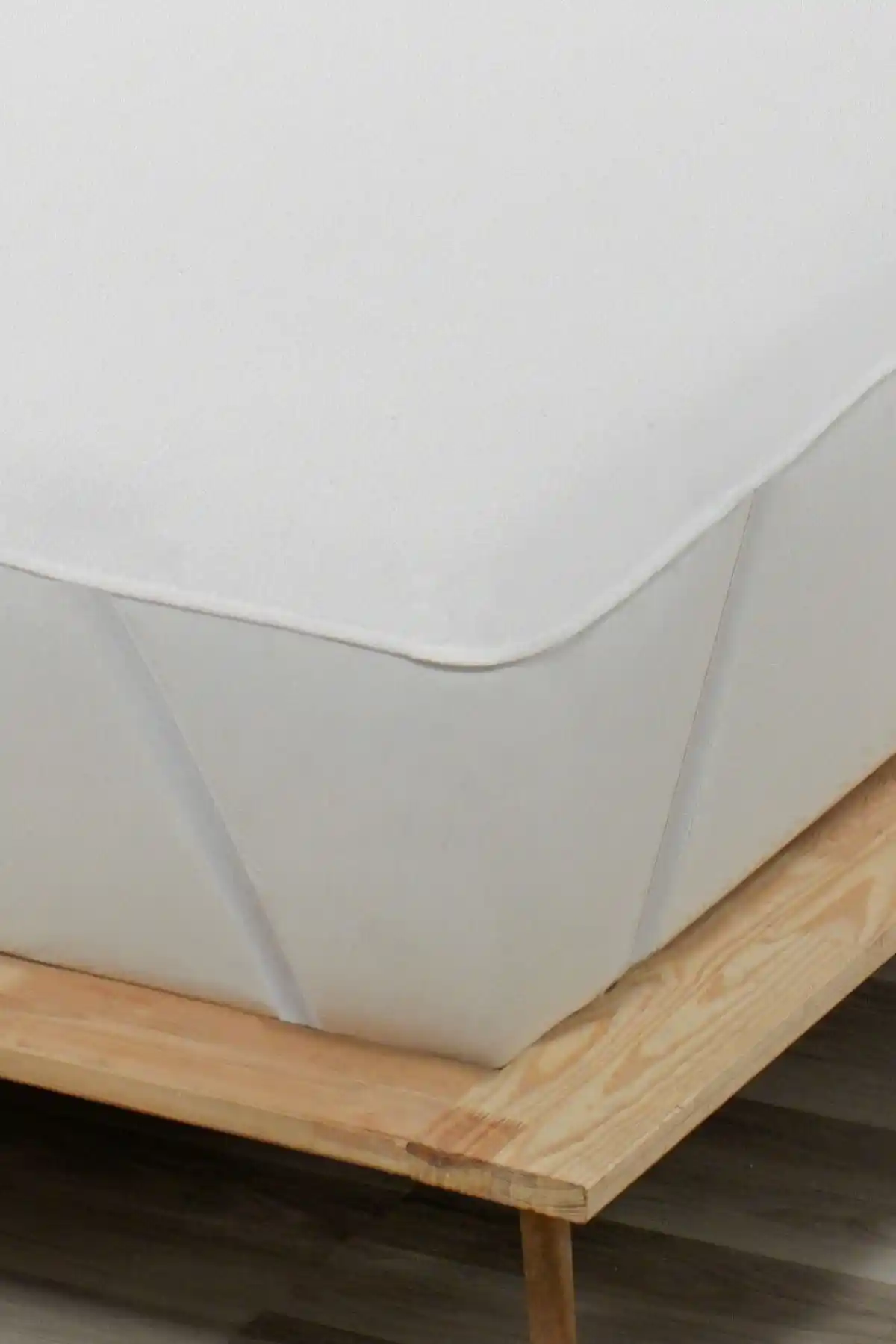 ELY PARKER Bebek Yatağı Alezi: Güvenli ve Konforlu Uyku İçin En İyi Yatak Koruyucu Seçeneği