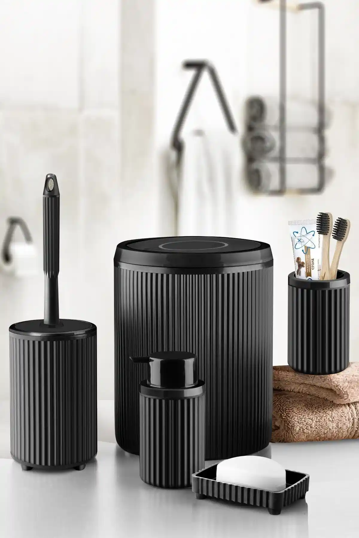 Eminem 5 Parça Akrilik Lüx Banyo Seti Modern Tasarım ve Dayanıklılık Sunar