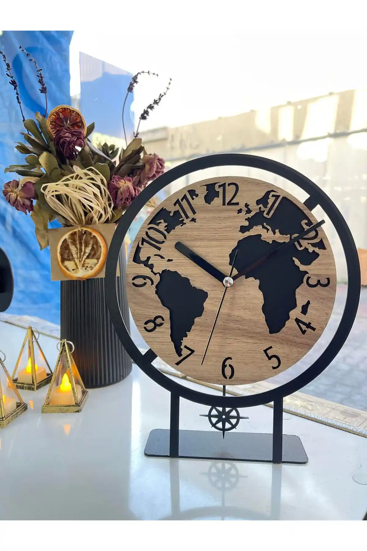 EMORES 22x27 Cm Metal Sarkaçlı Dekoratif Masa Üstü Saati Modern Tasarım ve Dayanıklılık