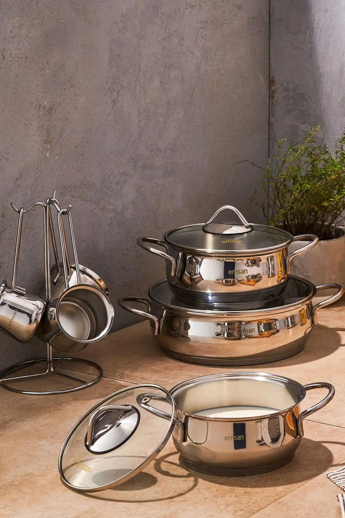 Emsan Andora 15 Parça Çelik Indüksiyon Tabanlı Mutfak Seti Güncel Özellikler ve Kullanıcı Yorumları