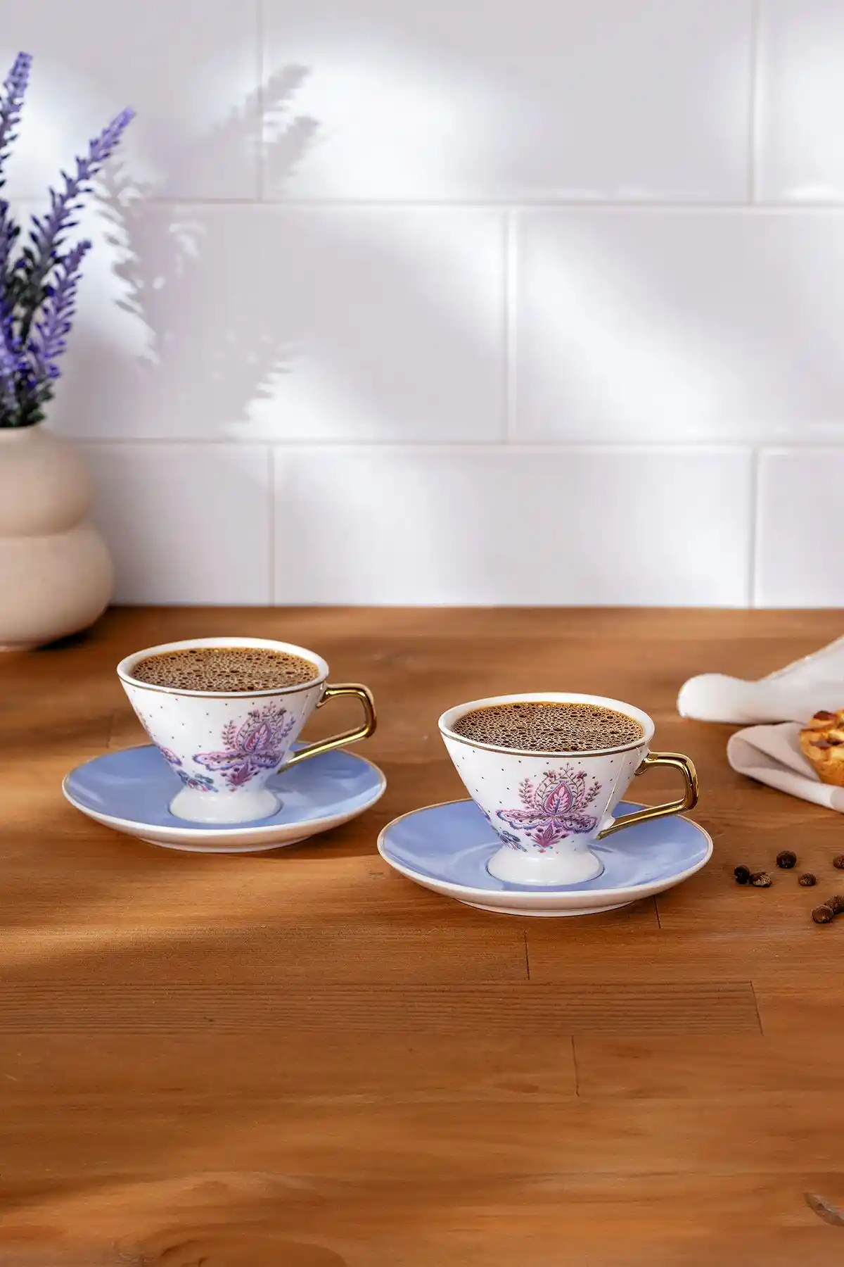 Emsan Arsen ve Emsan Bouquet Kahve Fincan Takımları Karşılaştırması