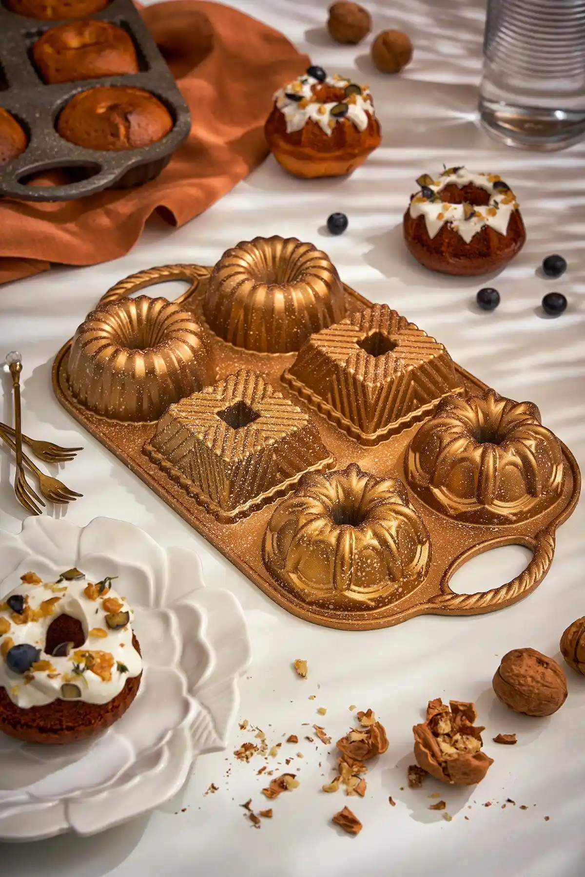 Emsan Griss Six In One 6'lı Döküm Kek Kalıbı Gold - Sağlıklı ve Pratik Pişirme İçin