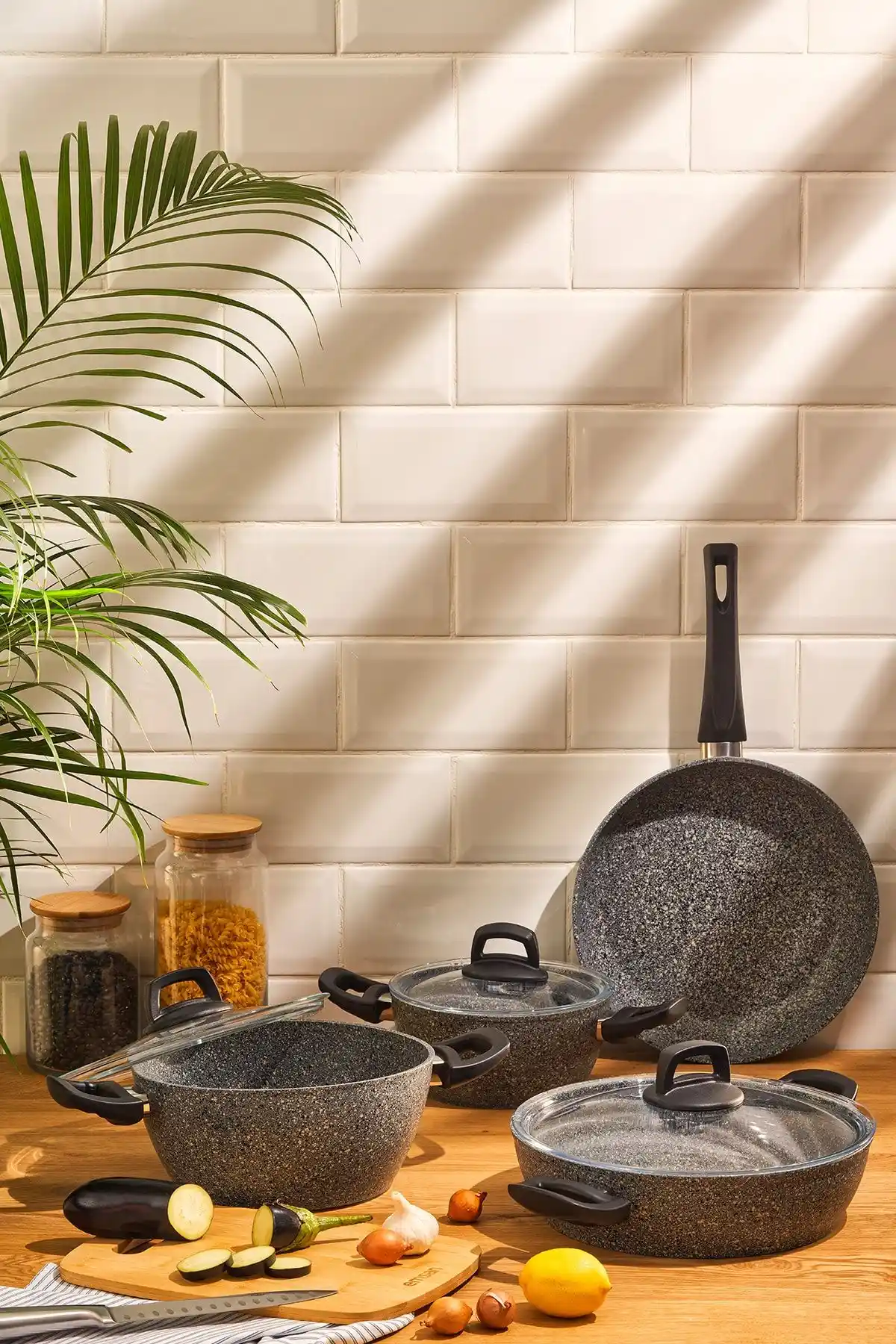 Emsan Lucca ve New Harmony Tencere Setleri Karşılaştırması: Özellikler ve Kullanıcı Yorumları