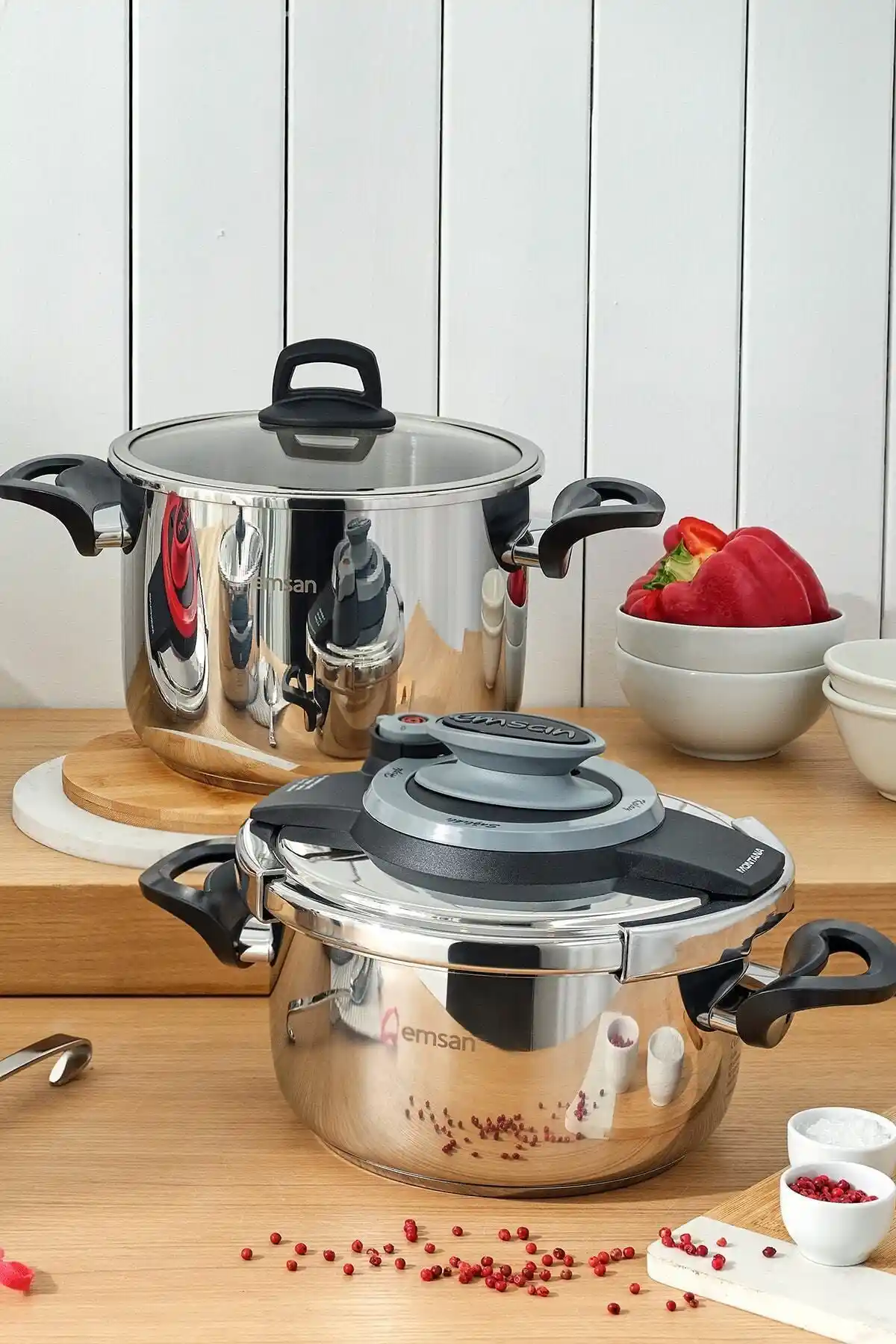 Emsan Montana ve Karaca Grande Düdüklü Tencere Karşılaştırması