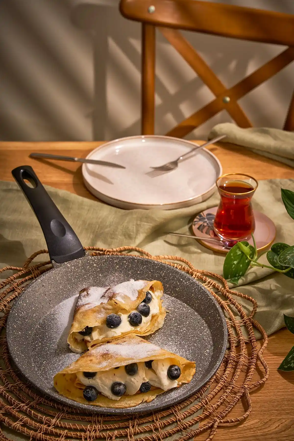 Emsan Sirius Krep Tava Gri 26 Cm: Dayanıklı ve Estetik Mutfak Gereçleri