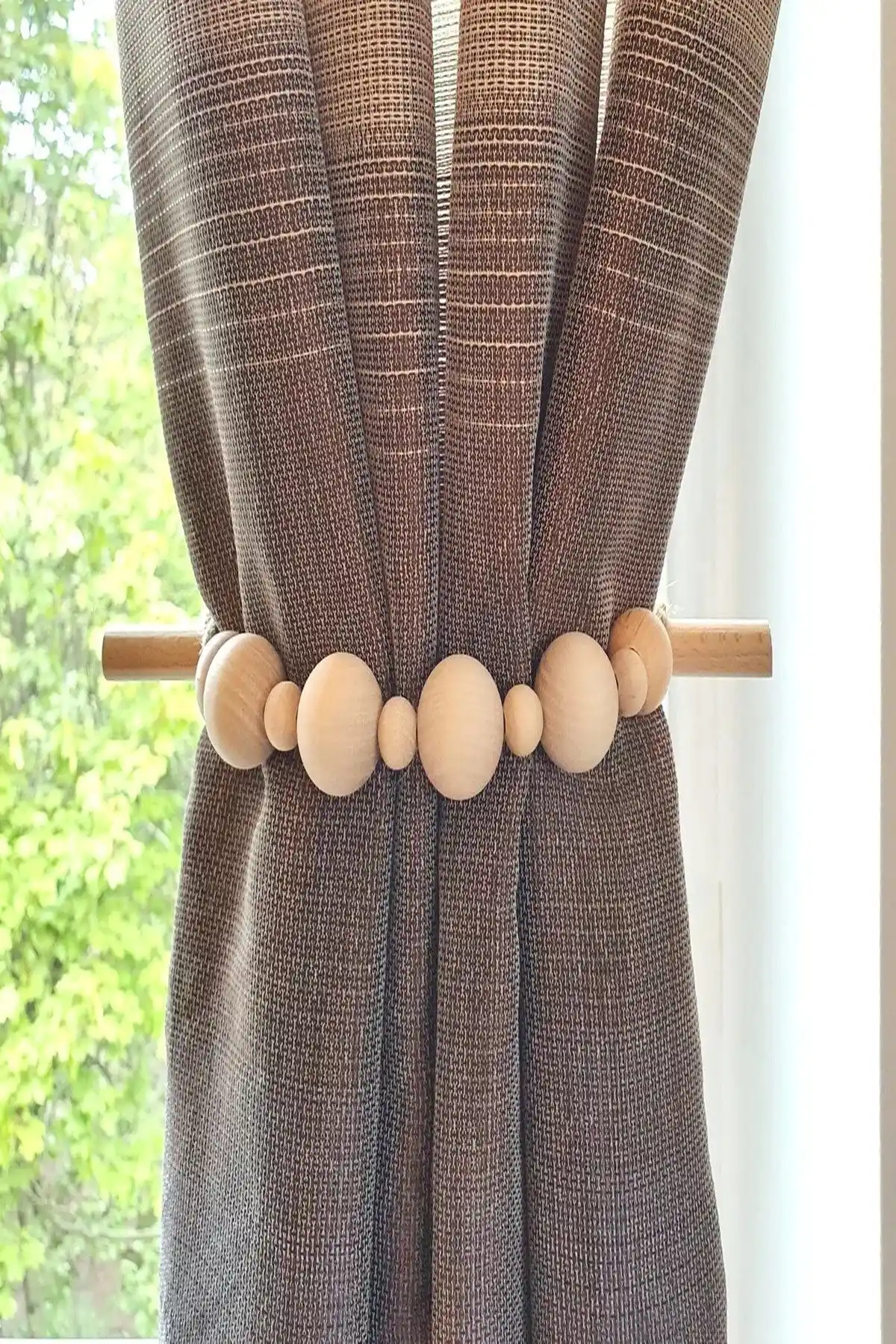 Emtory Home ve LUCIEN Perde Tutucuları Karşılaştırması: Estetik ve Fonksiyonellik Analizi