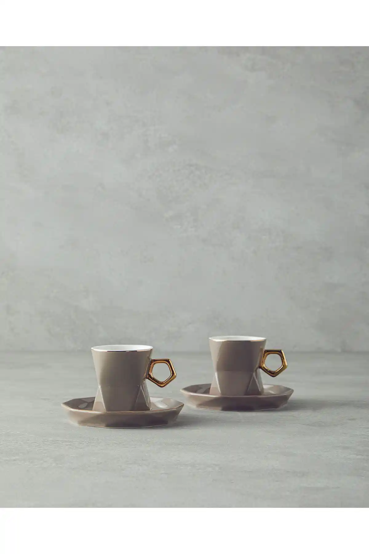 English Home Axel Serisi Kemik Çini Kahve Fincan Takımı 4 Parça Modern ve Şık Tasarım