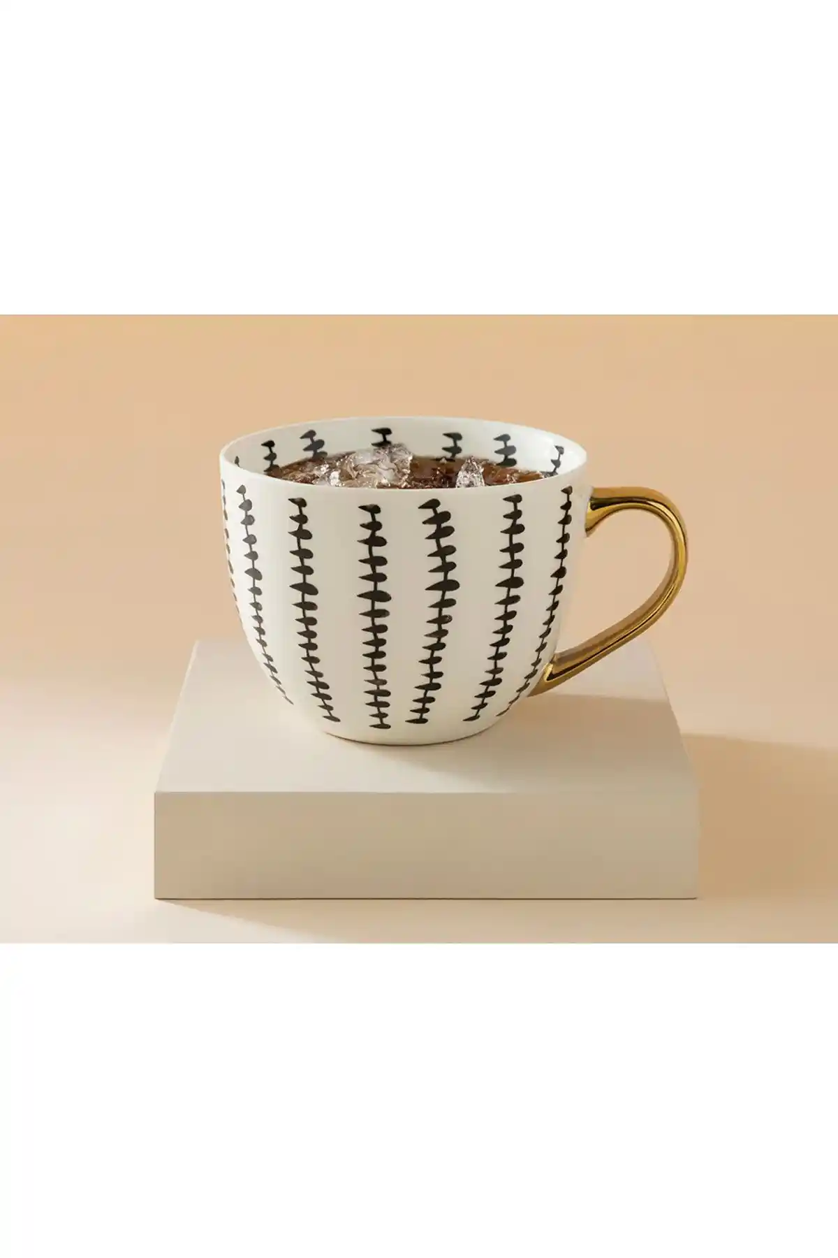 English Home Çekici Modern Kupa Modelleri: Chic Band ve STD Chic Dots Karşılaştırması