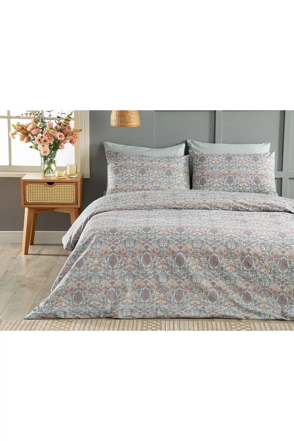 English Home Honeysuckle Çift Kişilik Nevresim Seti Estetik ve Fonksiyonellik Sunan Yatak Odası Ürünü