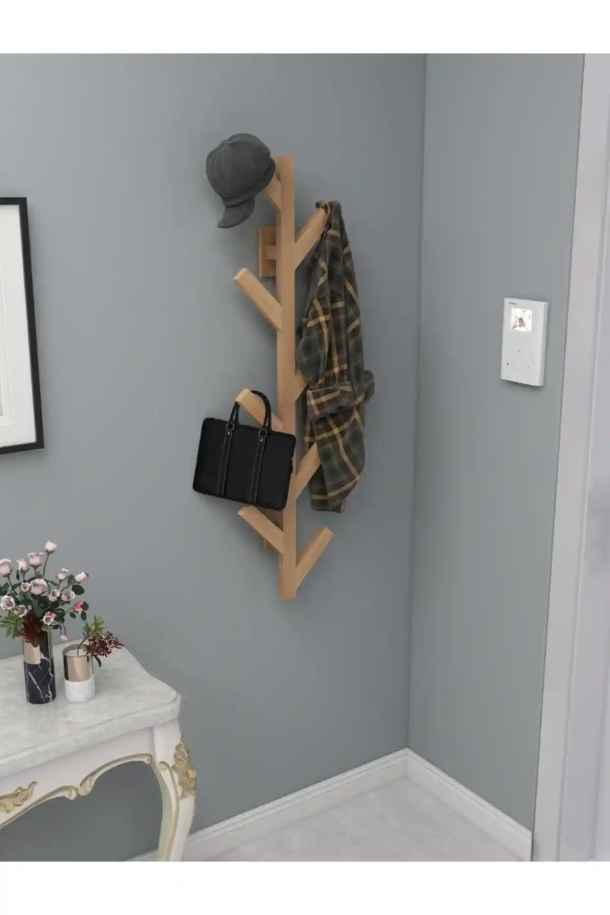 Eryatex Ahşap Askı ve Moderniya Flora Vestiyer Karşılaştırması