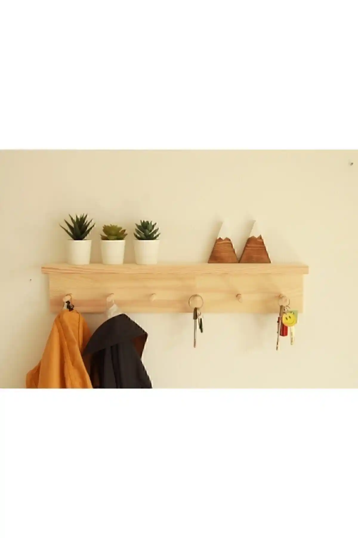 Esanctus ve merbiles Ahşap Modern Duvar Askılıklarının Karşılaştırması