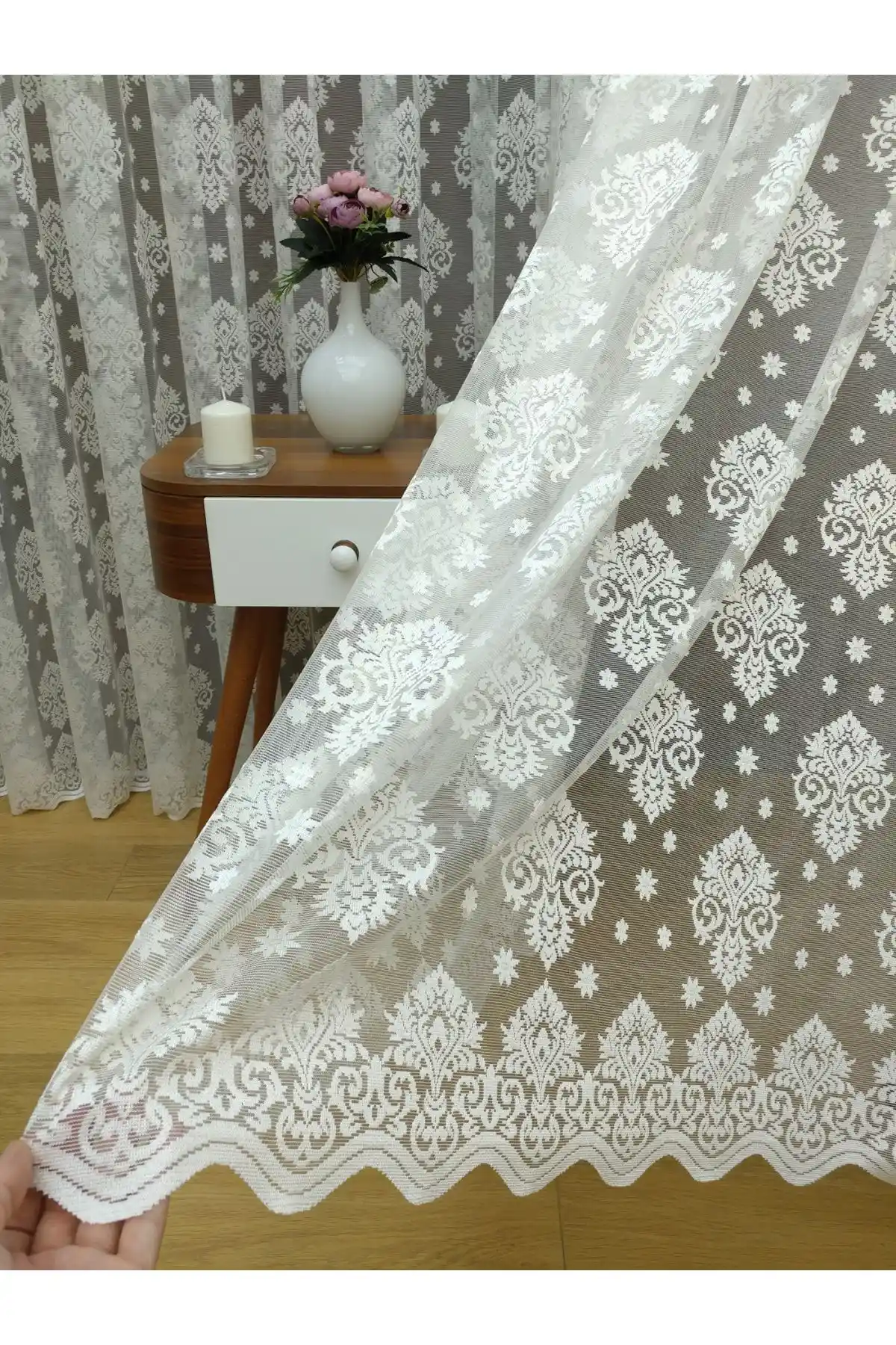 Esse Home Ekru Damaks Örme Tül Perde: Şıklık ve Dayanıklılığı Bir Arada Sunan Seçenek