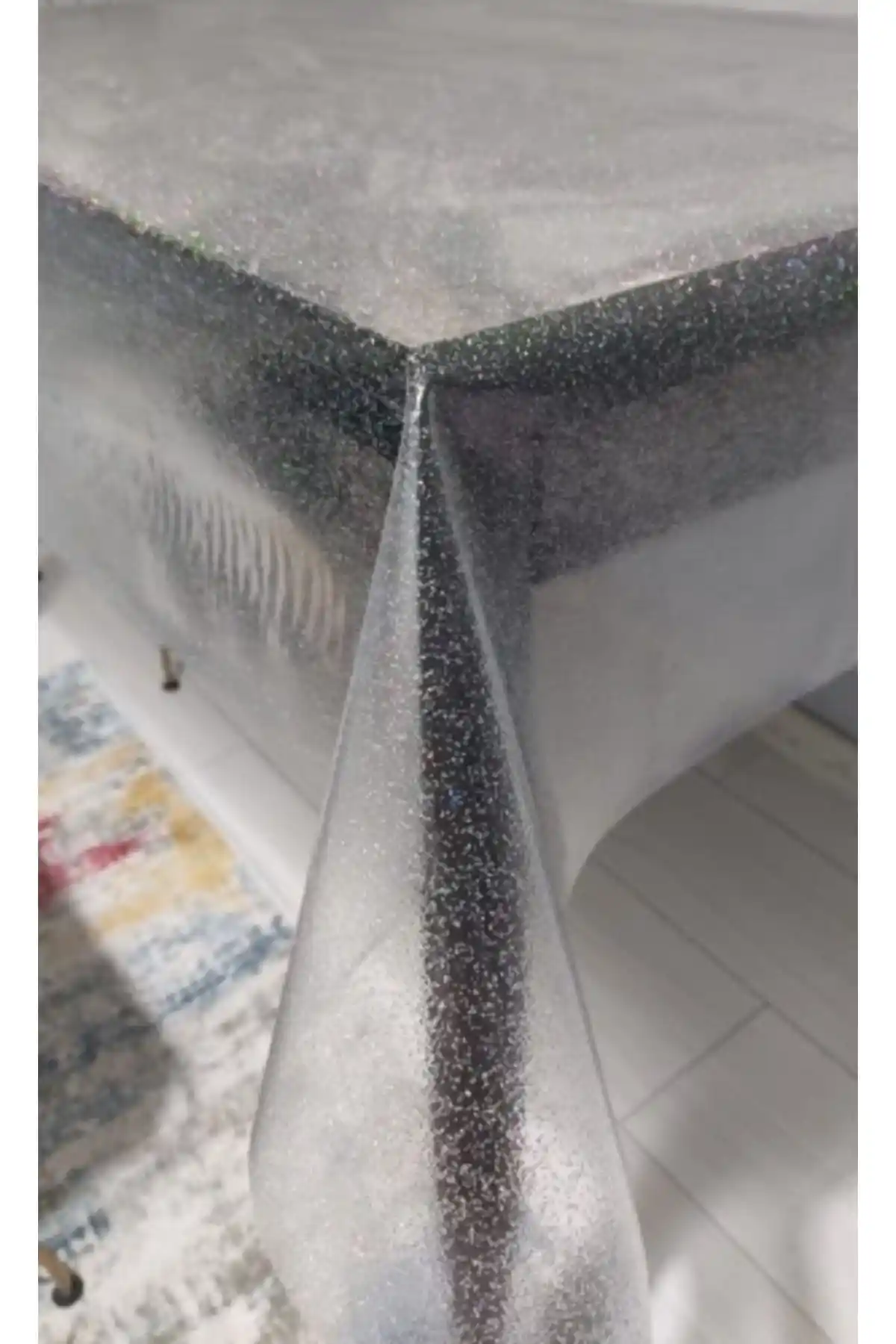 ETA TİCARET Simli Şeffaf Muşamba Masa Örtüsü Modern ve Pratik Kullanım İmkanıyla